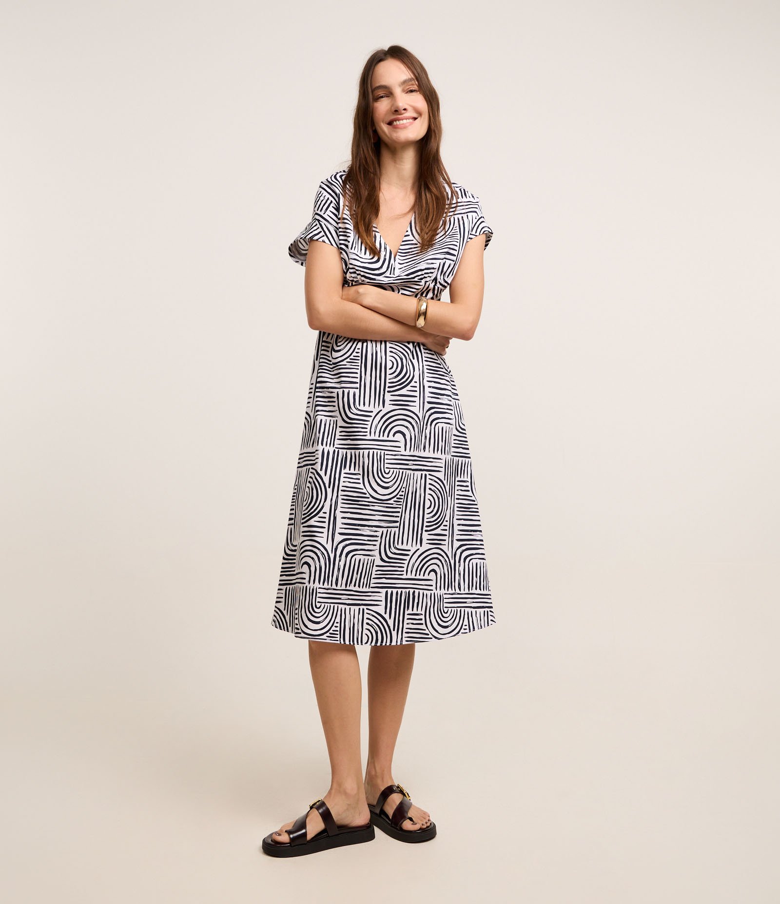 Vestido Midi em Tricoline com Estampa Geométrica Preto/Branco 3