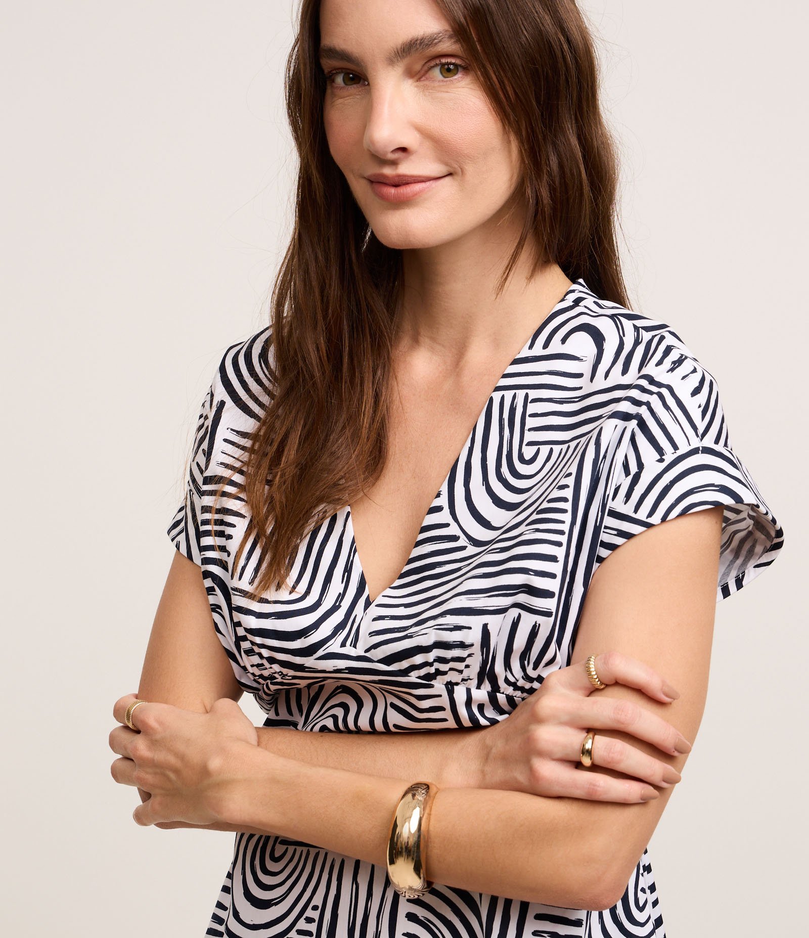 Vestido Midi em Tricoline com Estampa Geométrica Preto/Branco 4