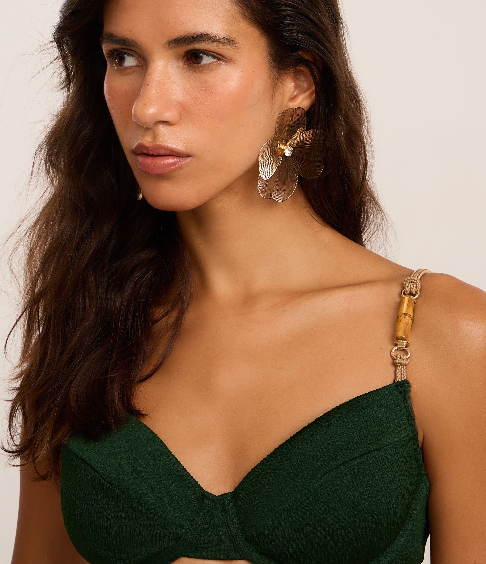 Biquíni Top Meia Taça em Microfibra Texturizada com Aviamento de Bambu Natural Verde 3