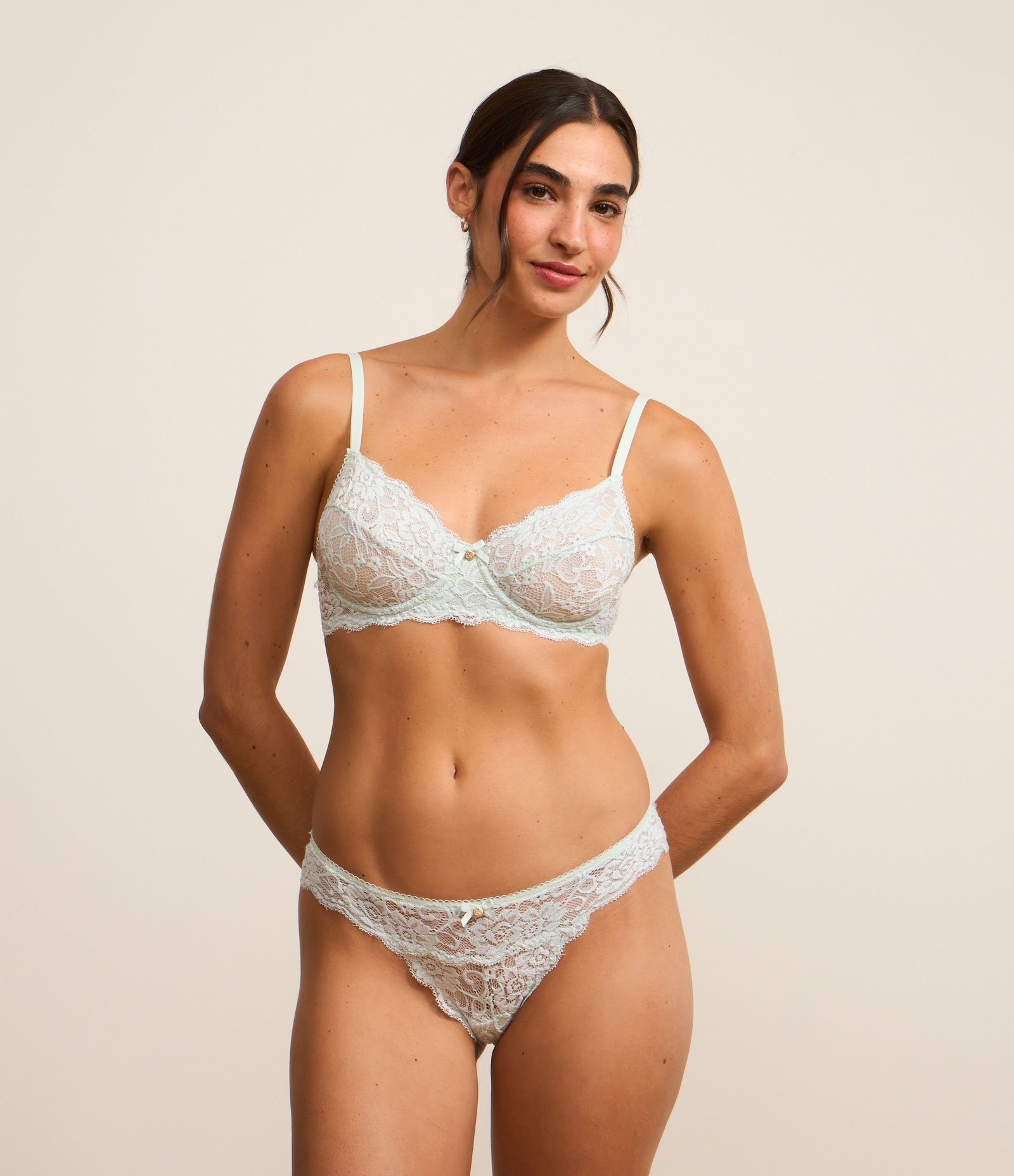 Sutiã Sem Bojo e Com Aro em Renda Floral Verde 2