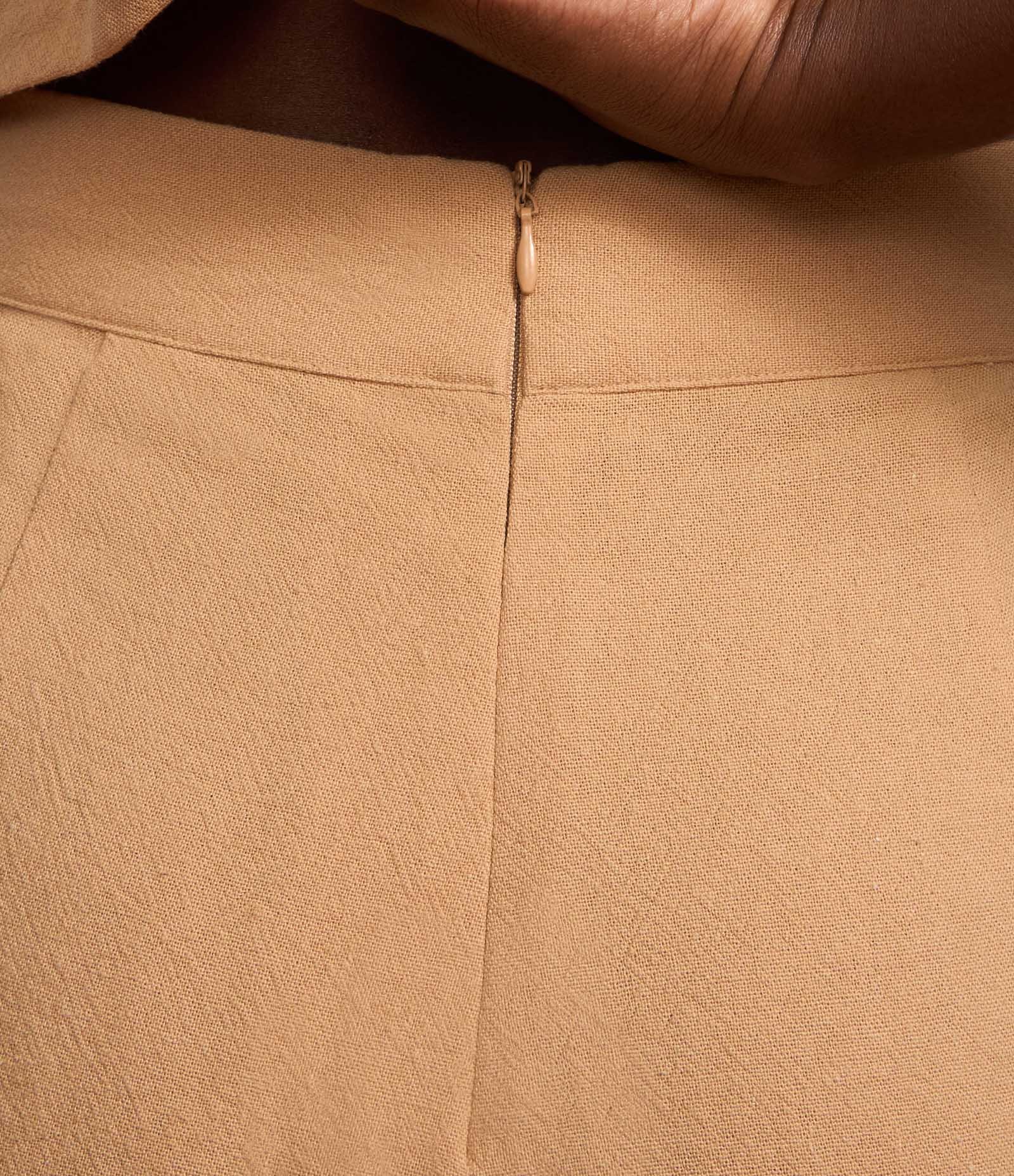 Short Saia em Crepe Com Transpasse Frontal Bege 5