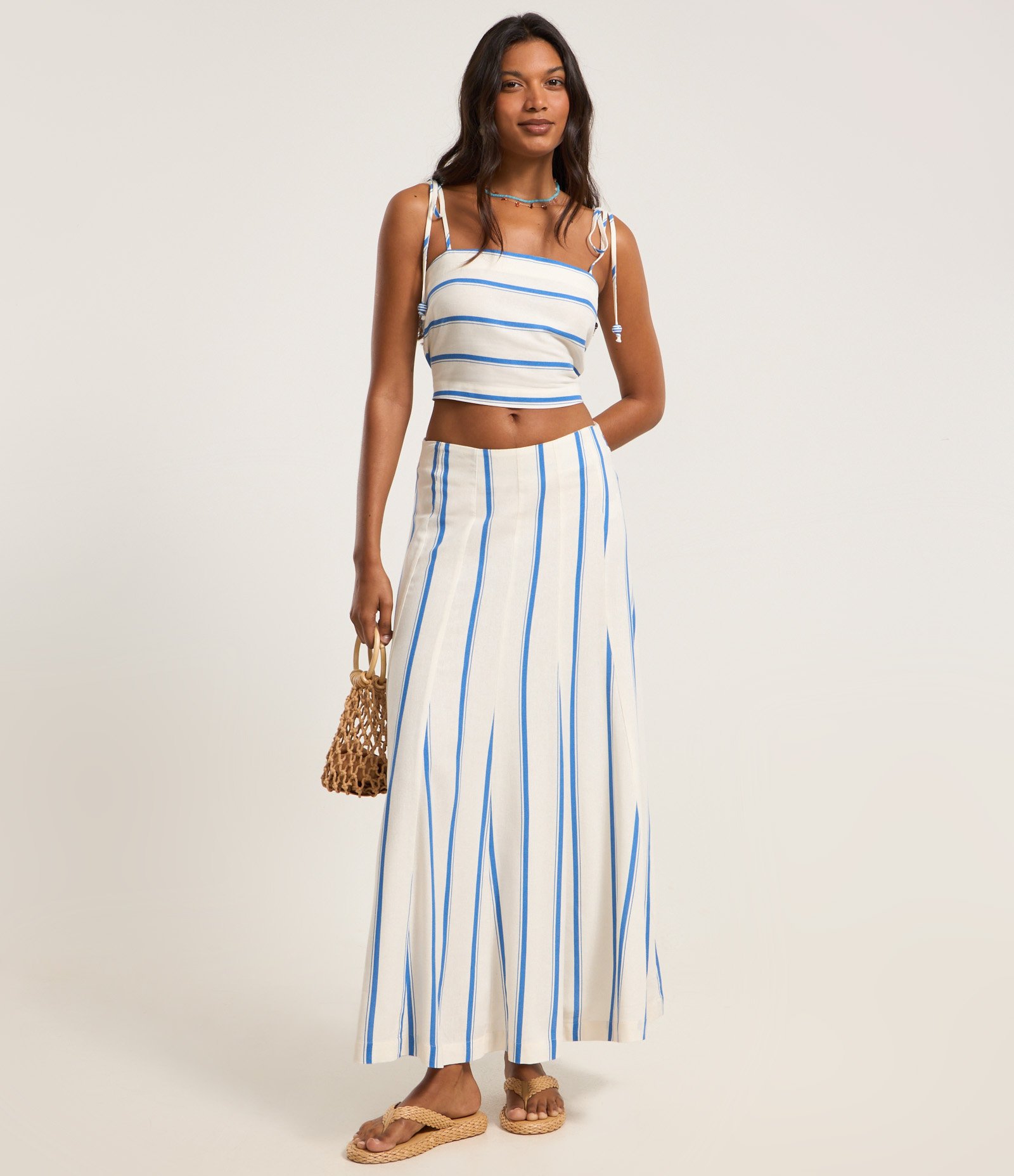 Blusa Cropped em Viscose e Linho com Amarração nas Alças Branco/Azul 2