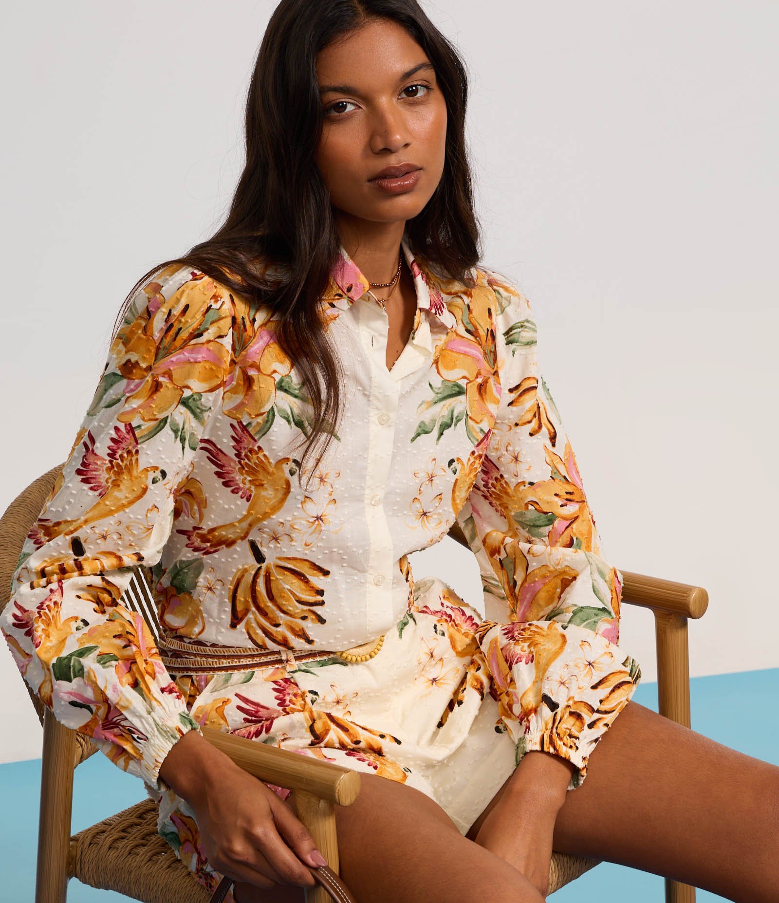 Camisa Alongada em Cambraia com Estampa Tropical Bege 5