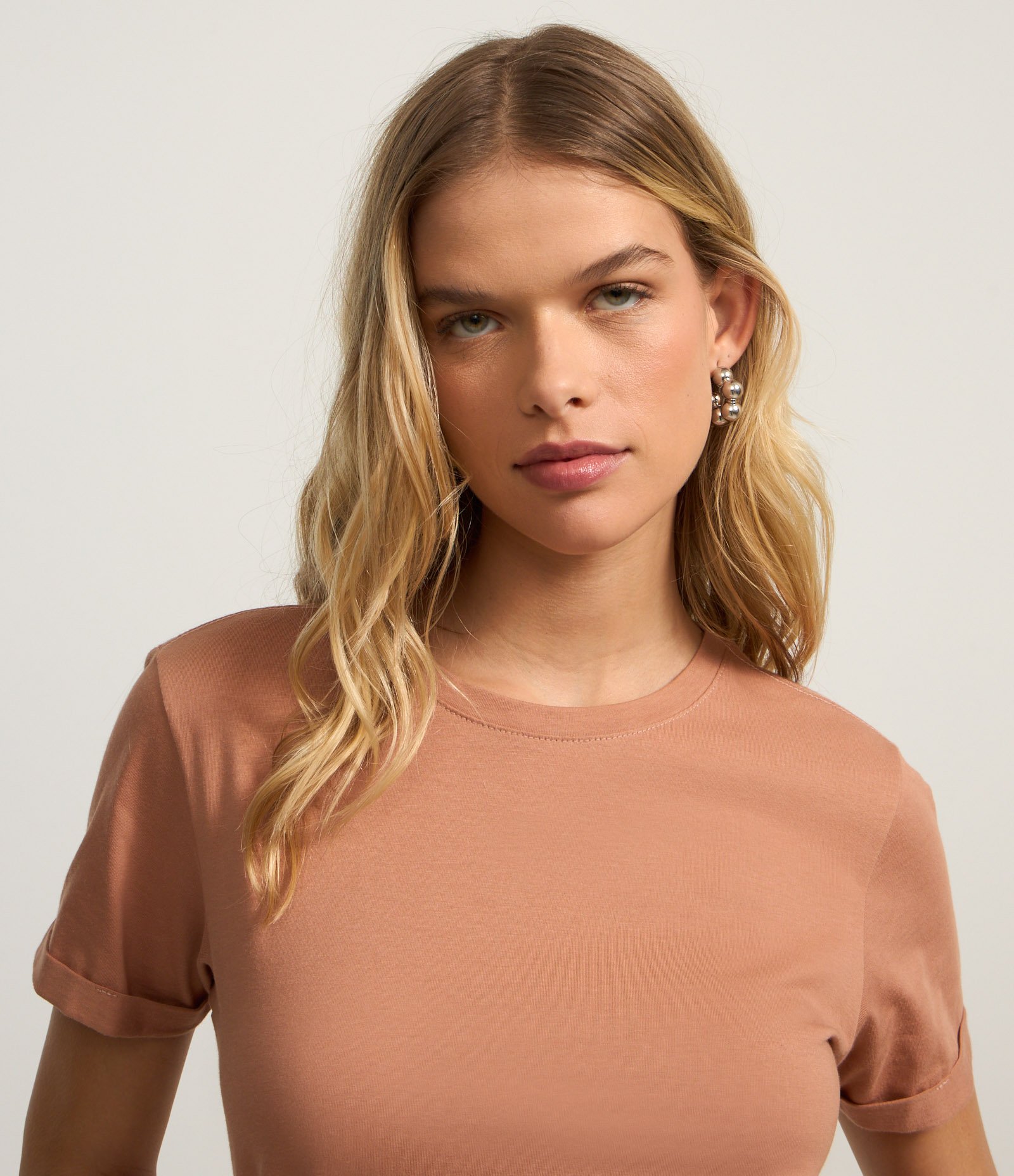 Camiseta Regular em Algodão com Manga Dobrada Marrom Claro 3