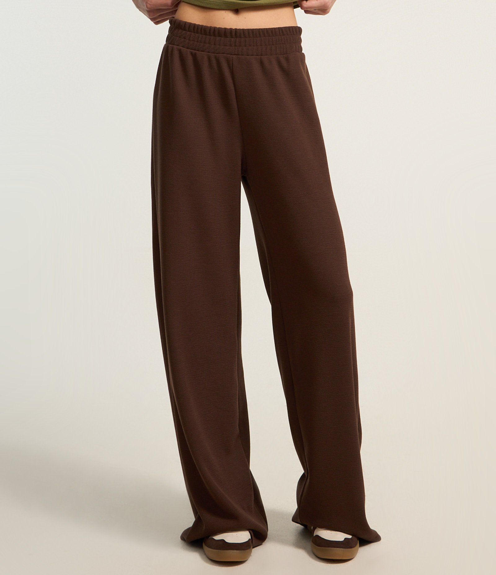 Calça Reta em Ribana Texturizada Marrom Escuro 3