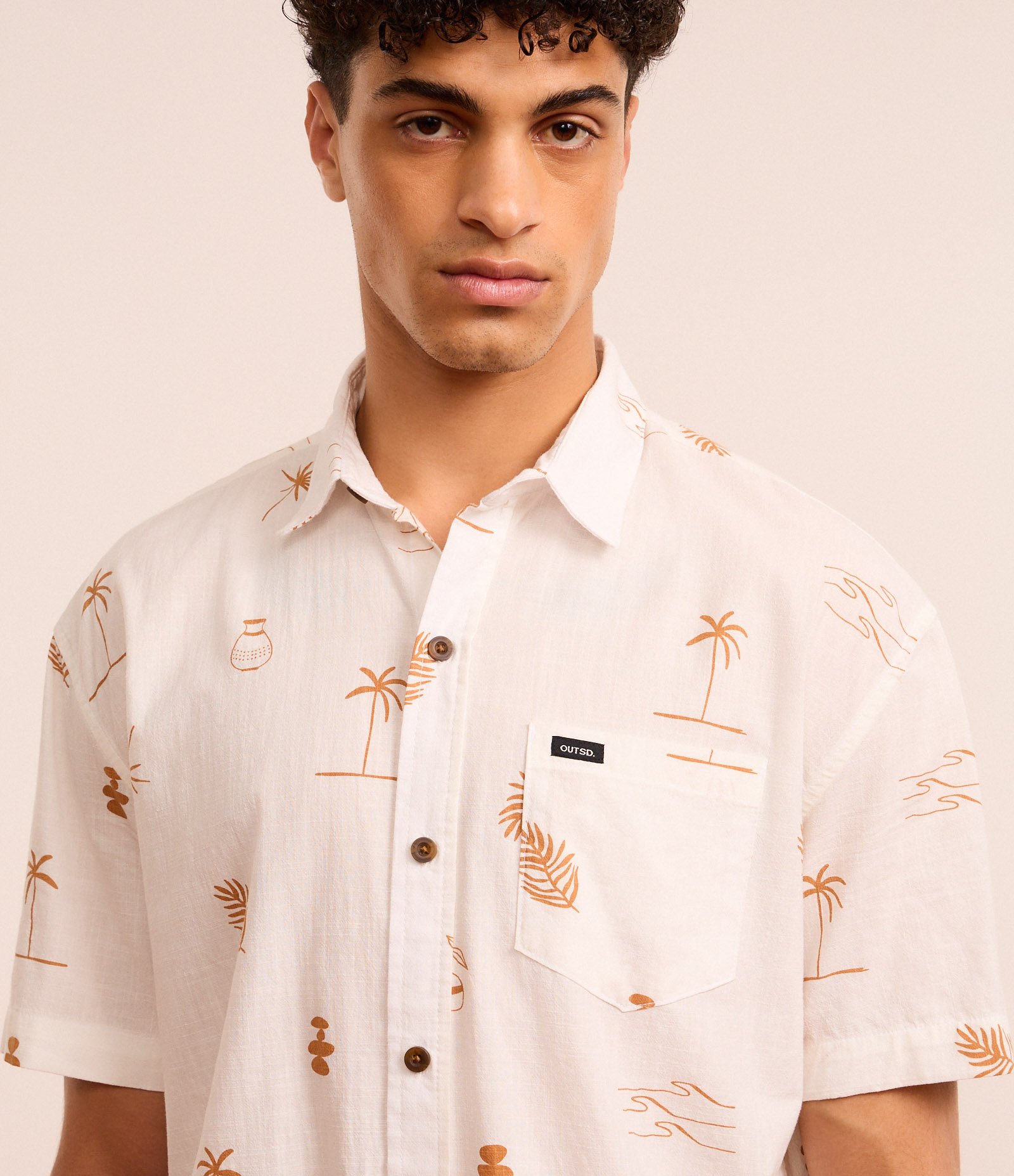 Camisa Relaxed em Tricoline com Estampa de Mini Ícones Tropicais Off White 4