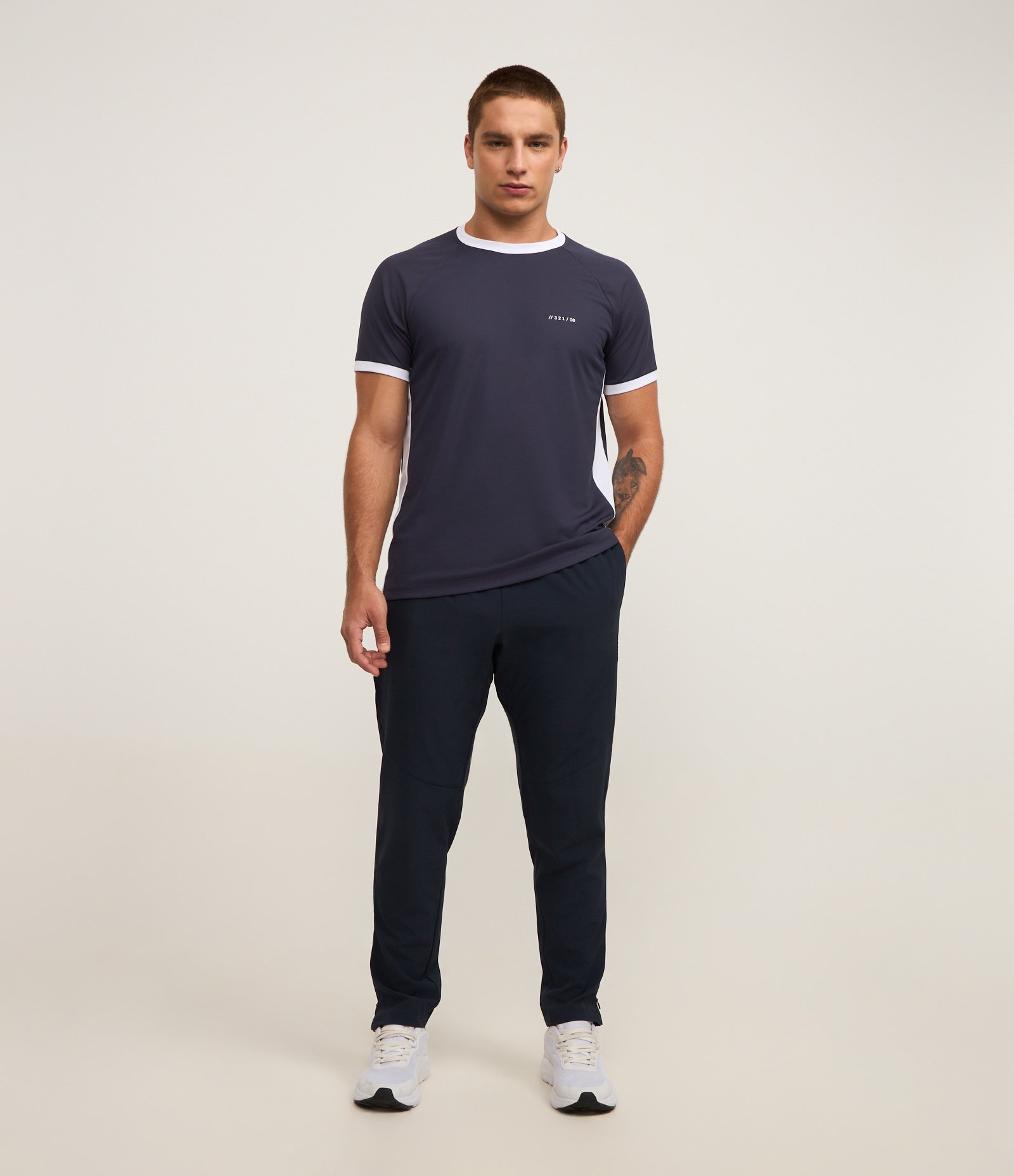 Camiseta Esportiva de Futebol em Tecnologia Dry em Recortes Contrastantes Azul 2