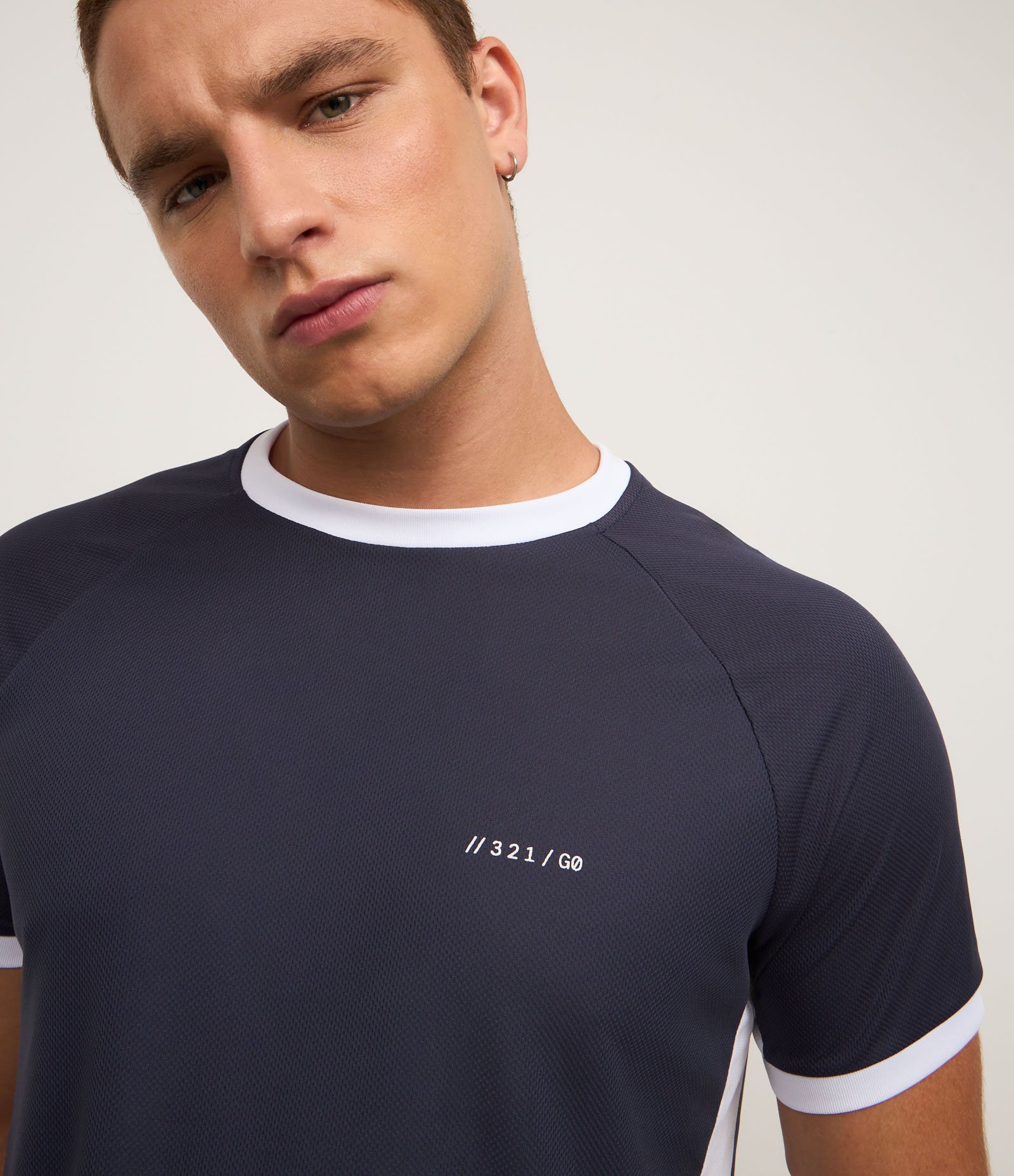 Camiseta Esportiva de Futebol em Tecnologia Dry em Recortes Contrastantes Azul 3