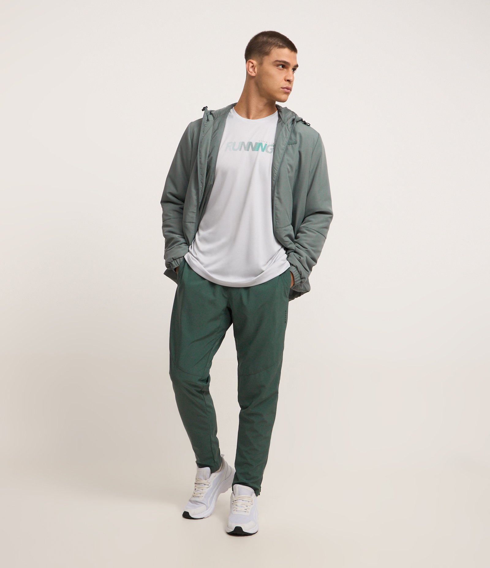 Camiseta Esportiva em Tecnologia Dry com Estampa Running Refletiva Branco 2