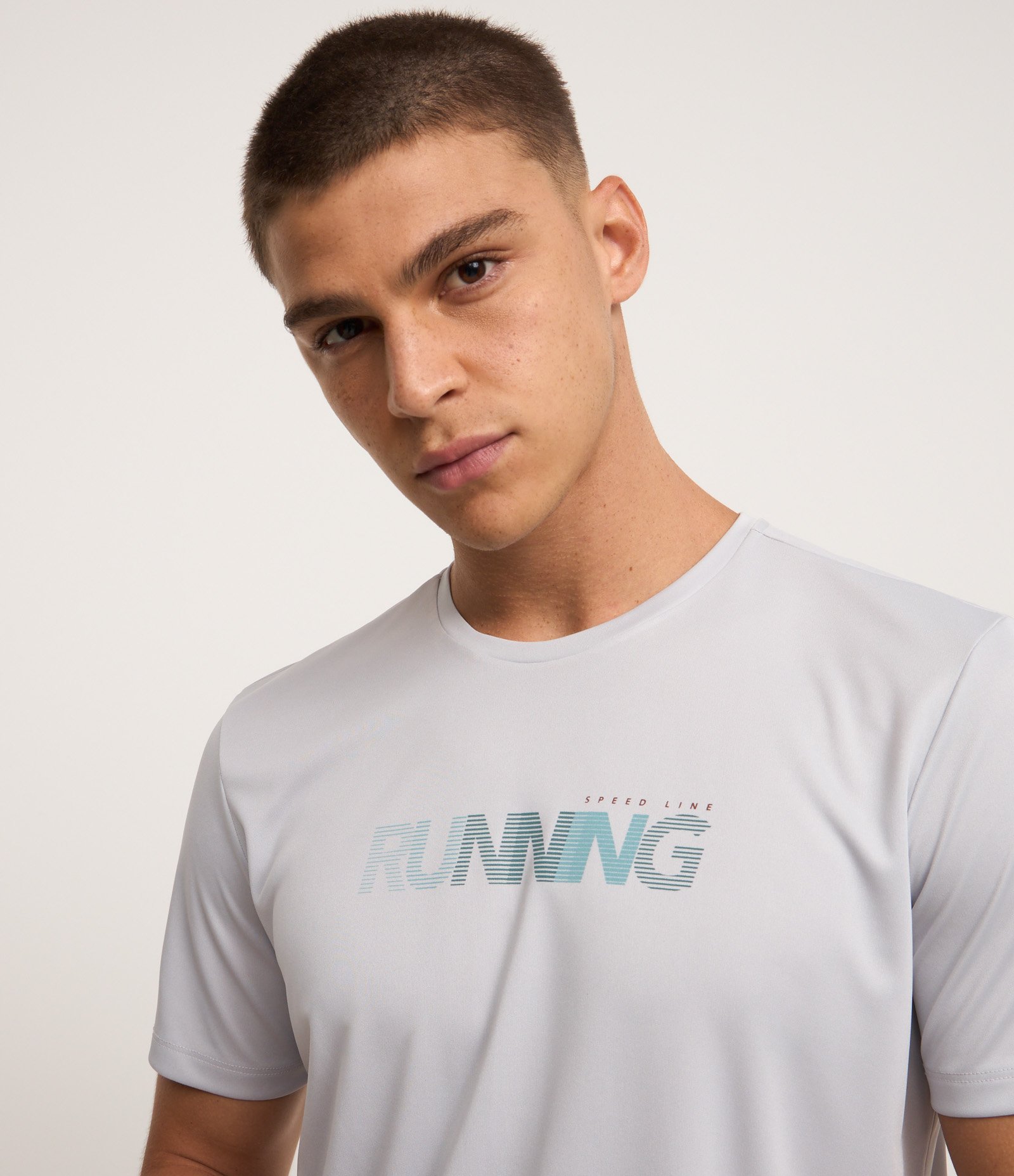 Camiseta Esportiva em Tecnologia Dry com Estampa Running Refletiva Branco 3
