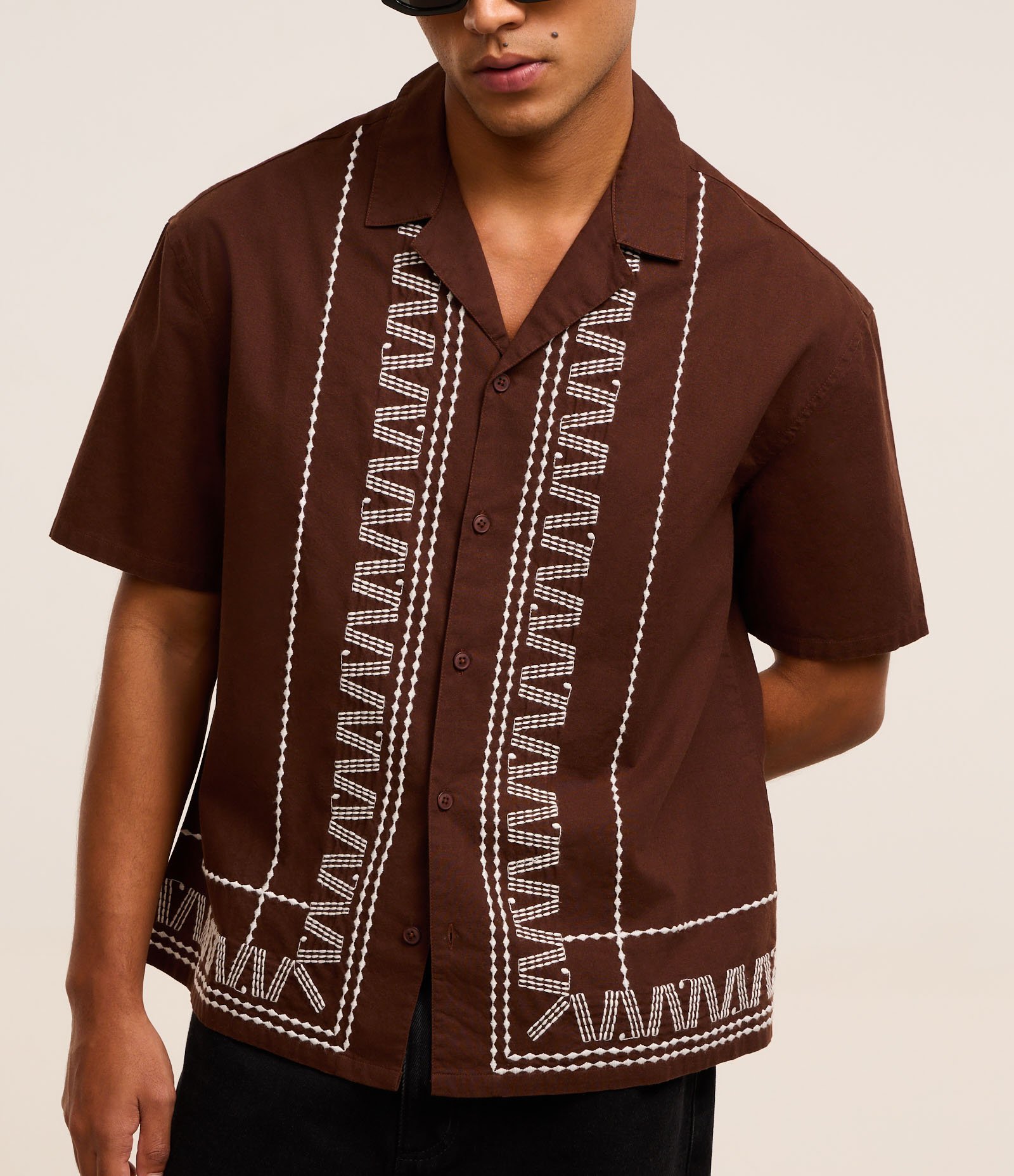 Camisa Boxy em Tricoline com Bordado e Textura Bowling Marrom 3