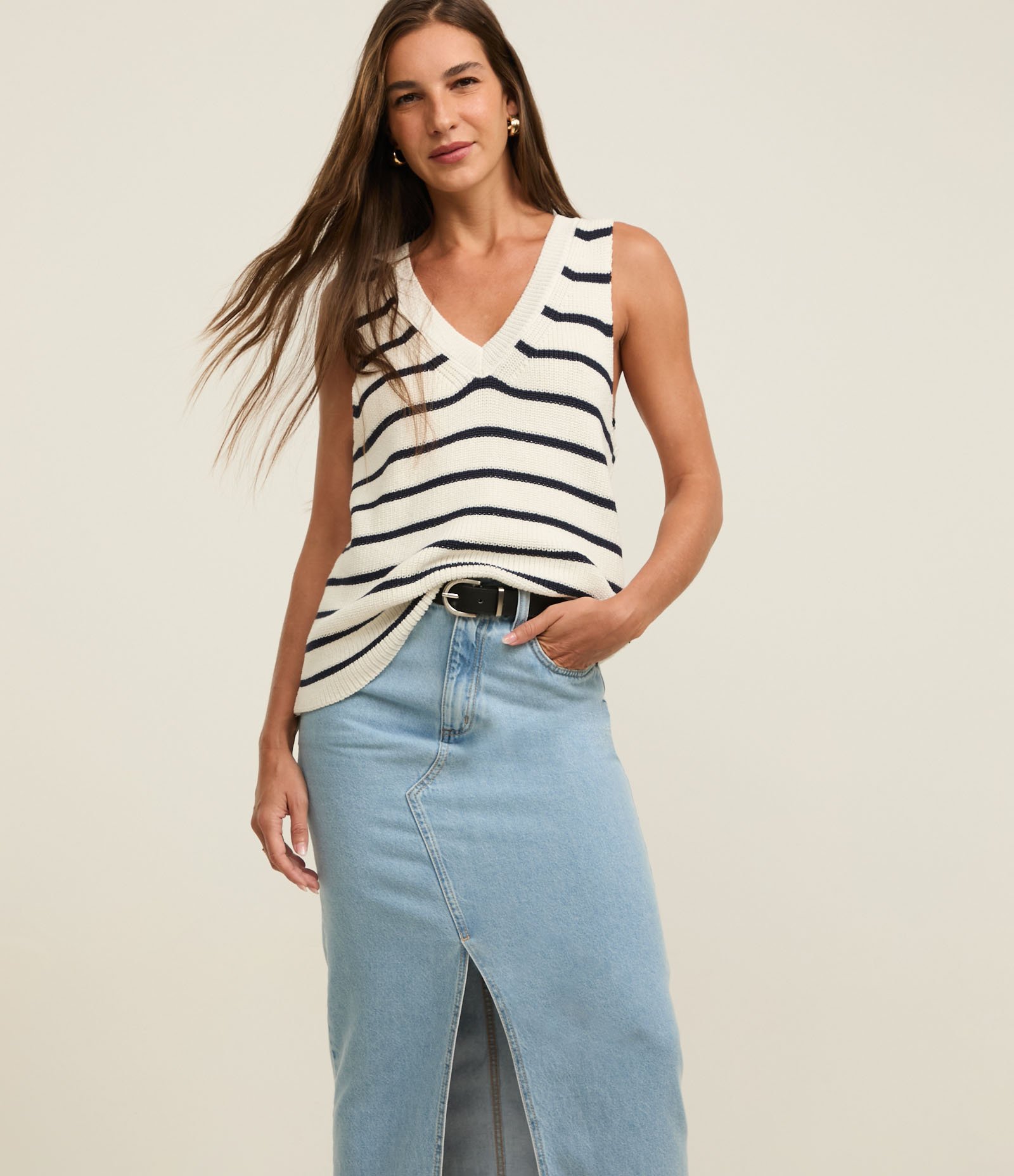 Saia New Midi Jeans com Fenda Frontal Azul Claro 2