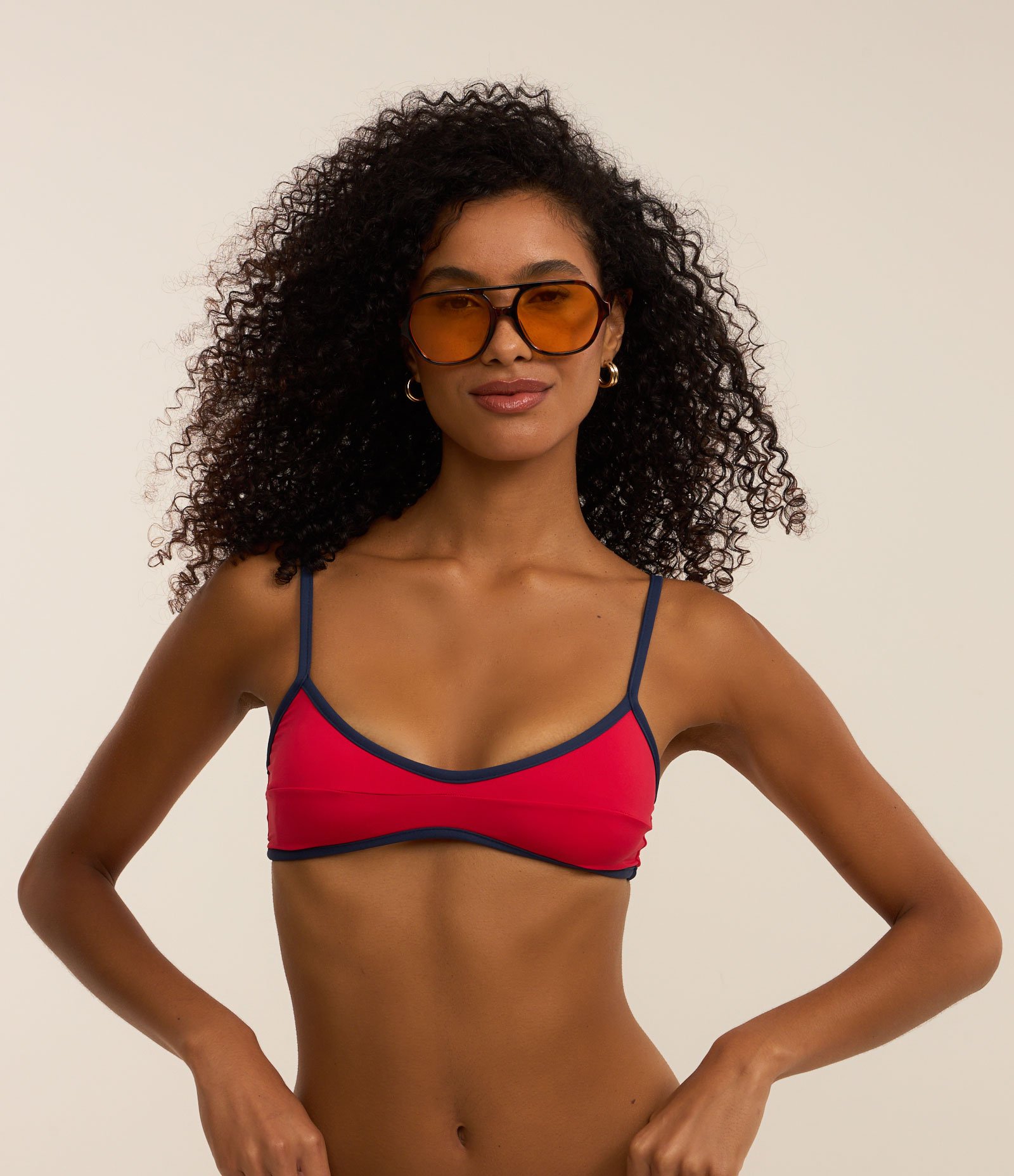 Biquíni Top Camisetinha em Microfibra com Viés Contrastante Vermelho 2