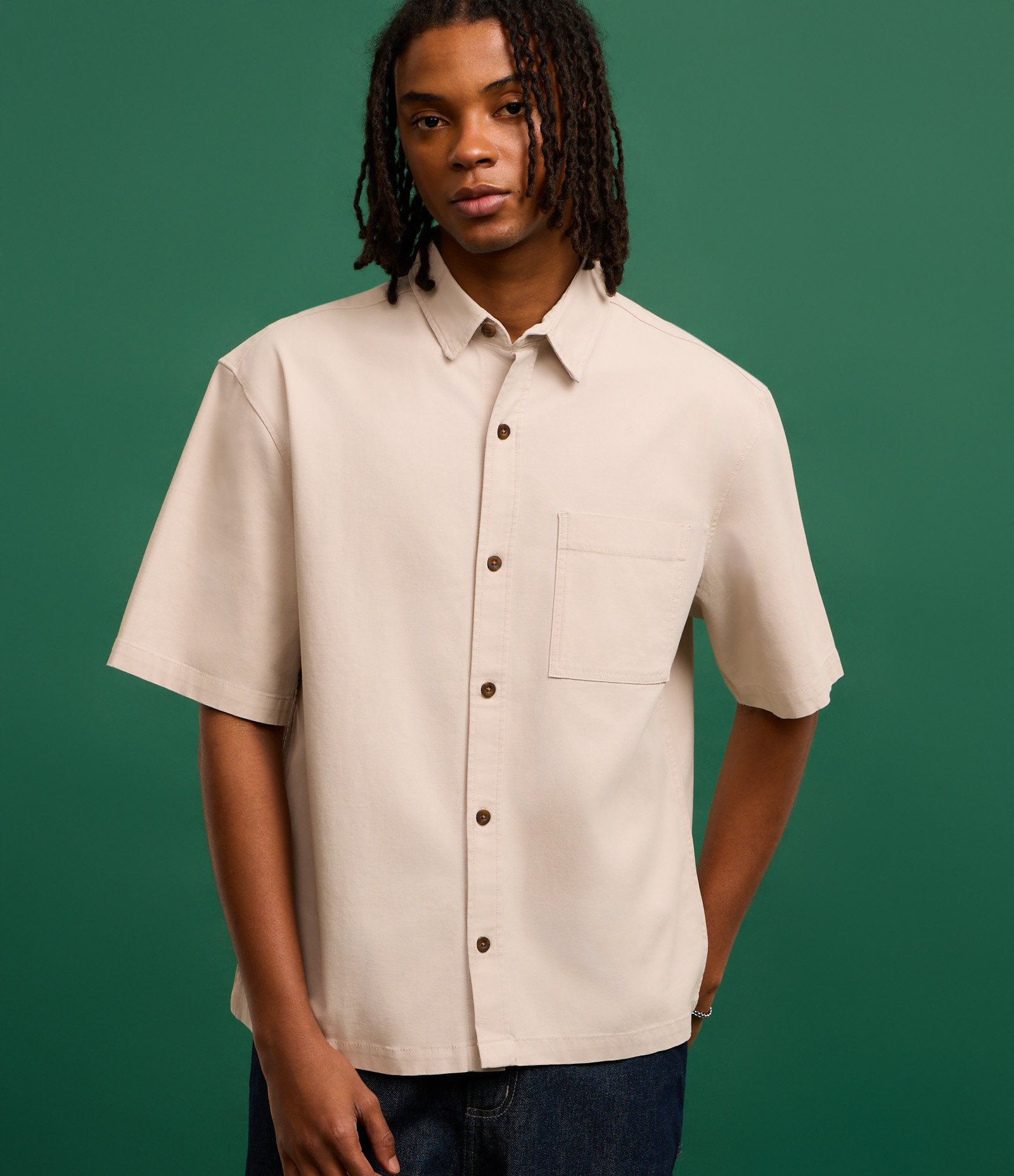 Camisa Boxy em Algodão com Bolso Texturizada Bege 6