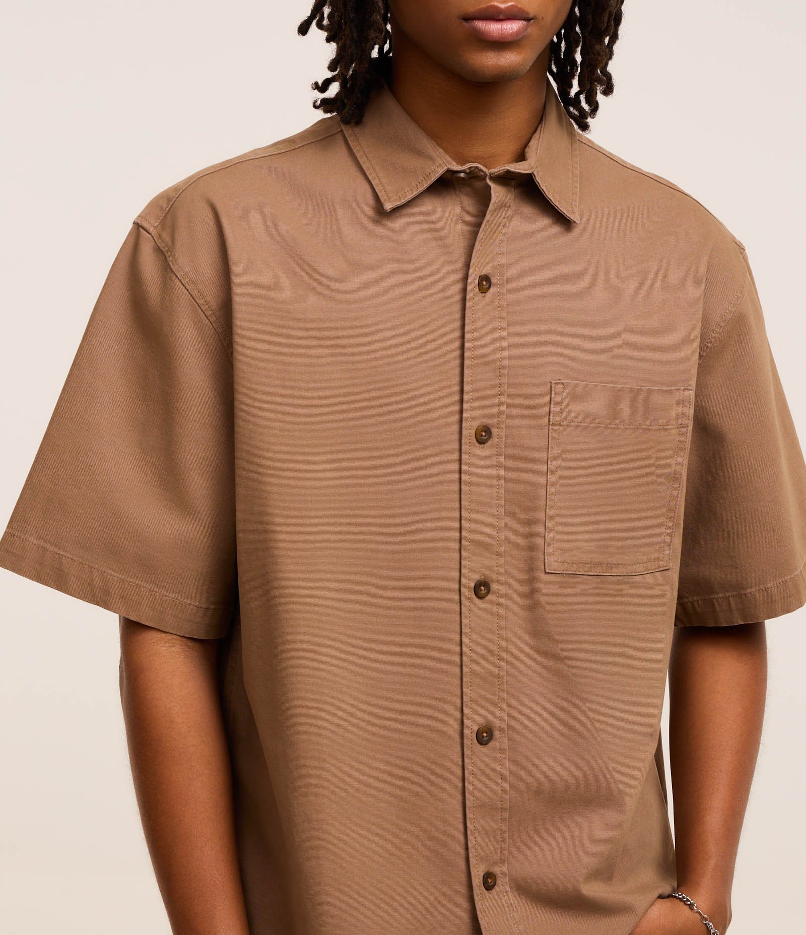 Camisa Boxy em Algodão com Bolso Texturizada Marrom 4