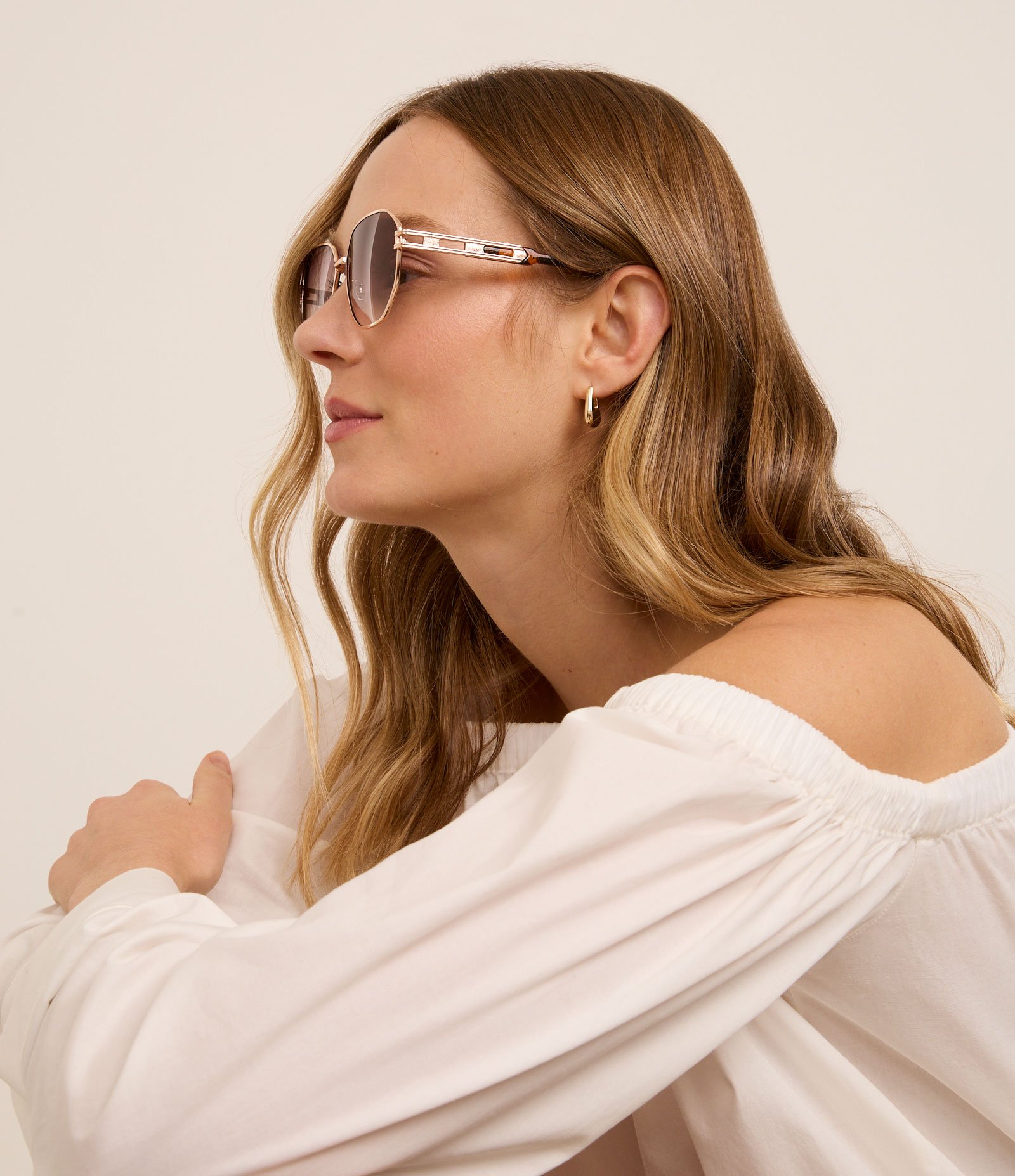 Óculos de Sol Quadrado Hexagonal com Lente Degrade e Haste Vazada Dourado 5