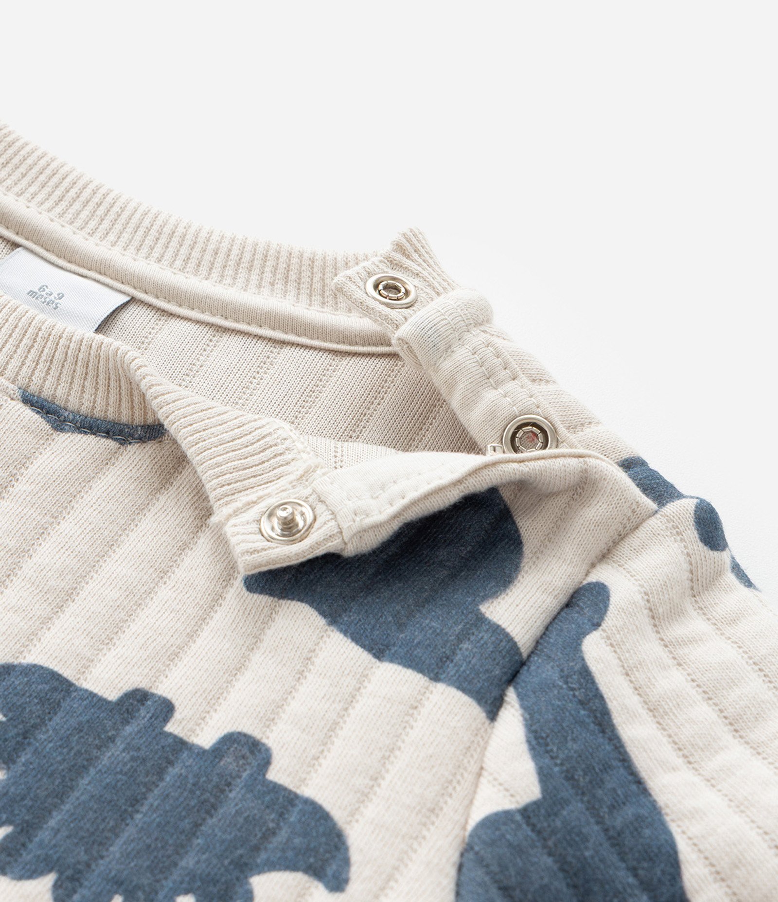 Casaco Infantil com Textura Matelasse e Estampa Dinos - Tam 0 a 18 meses Bege 5