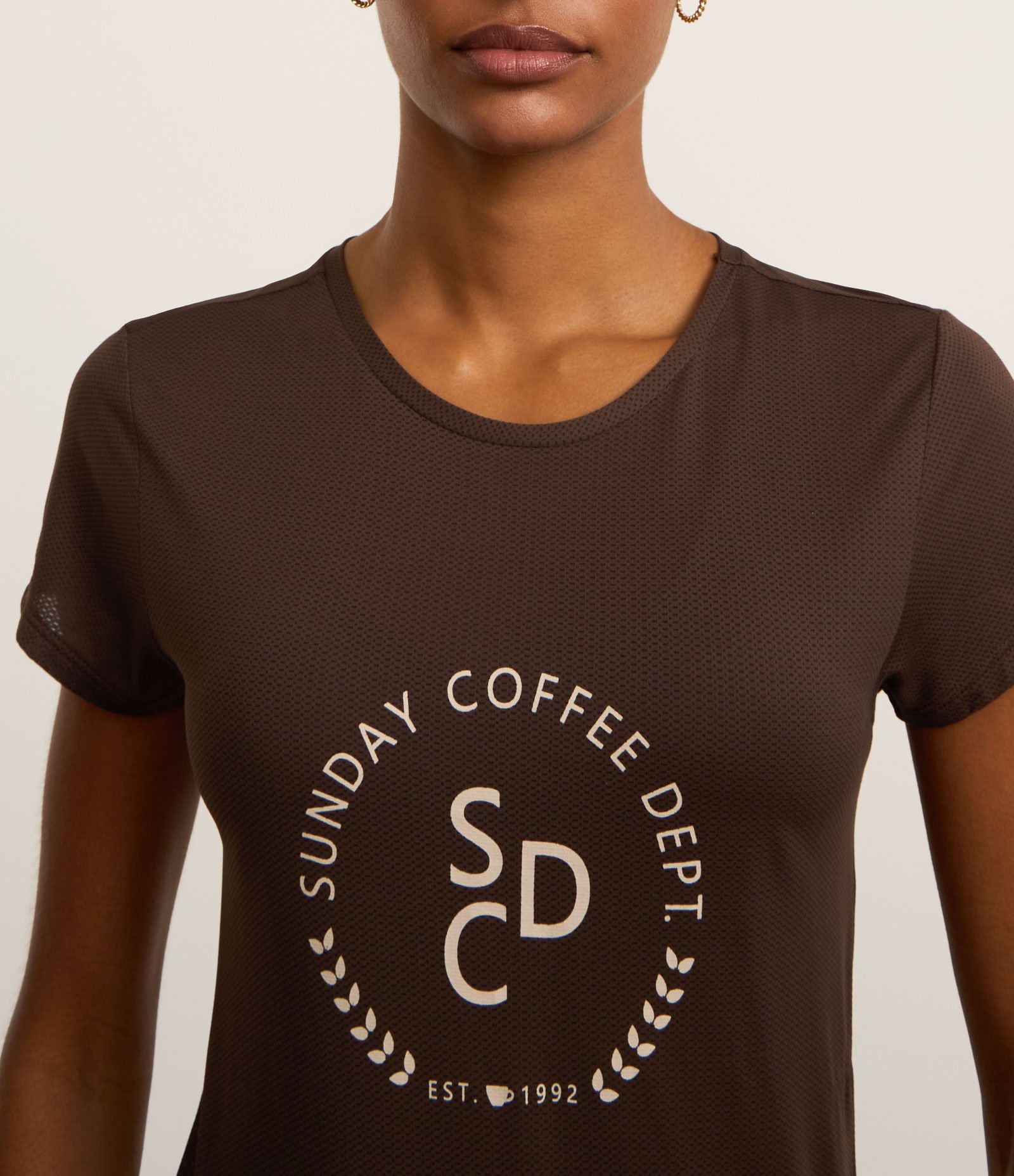 Camiseta Esportiva em Microfibra Texturizada com Estampa Sunday Coffee Marrom 4