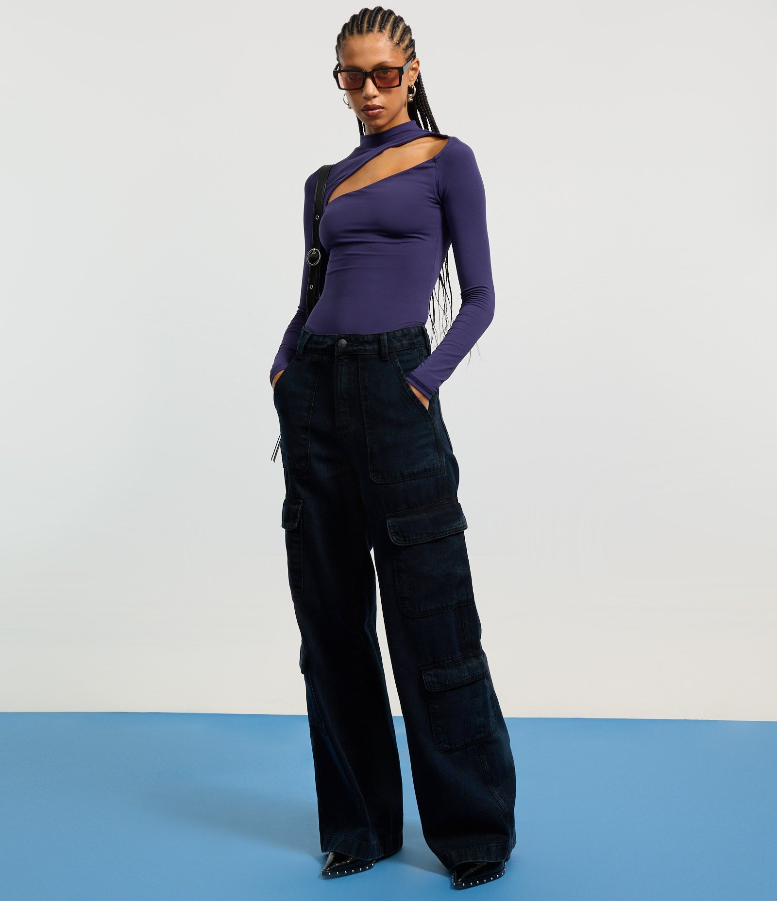 Calça Wide Leg em Jeans com Bolsos Carpinteiro e Cargo Azul 6