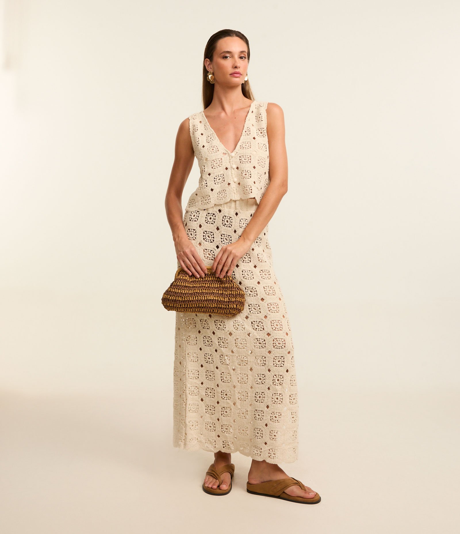 Saída de Praia Bata em Renda de Algodão com Decote V Bege 2