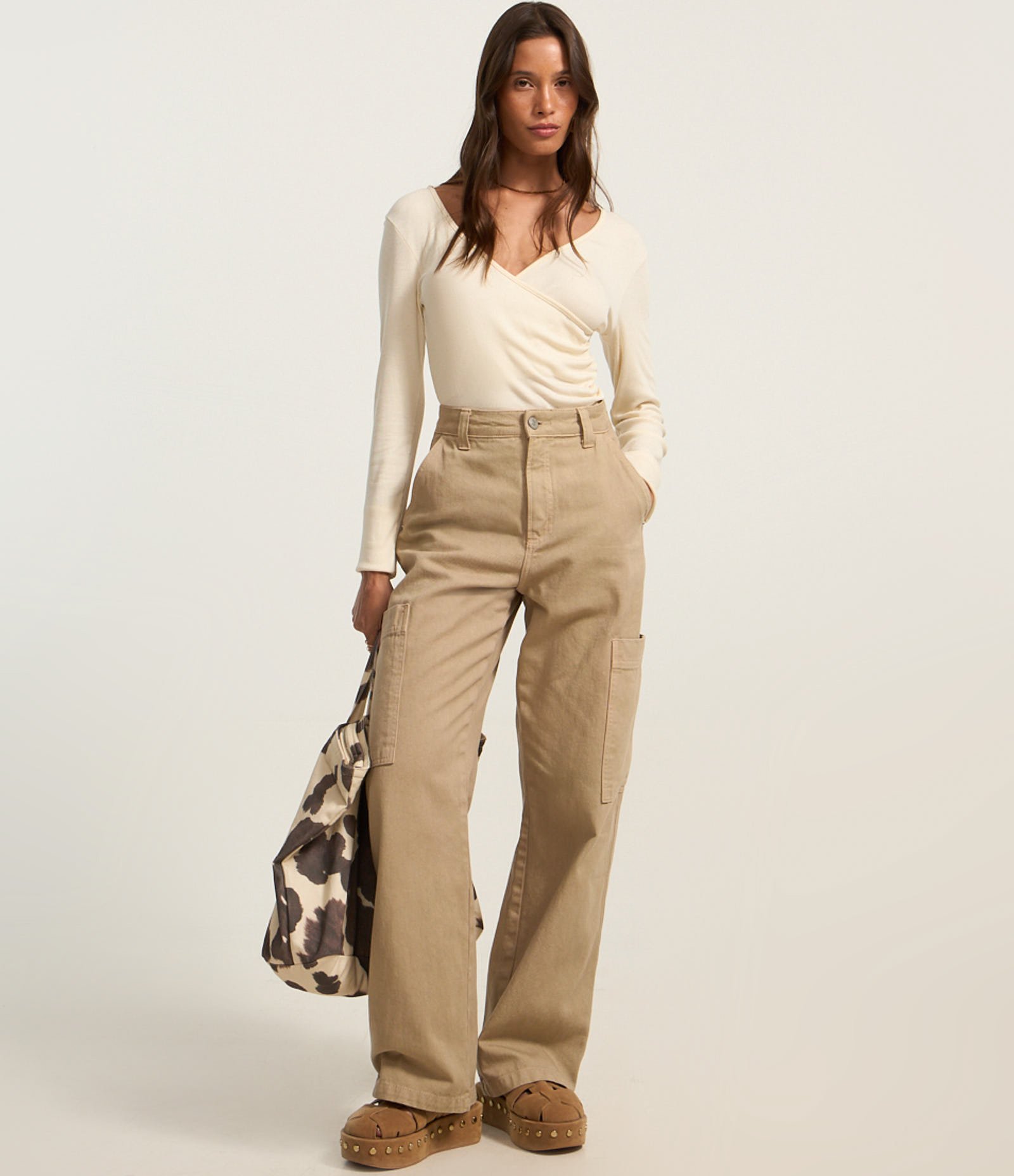 Body em Ribana com Decote Transpassado Bege 2