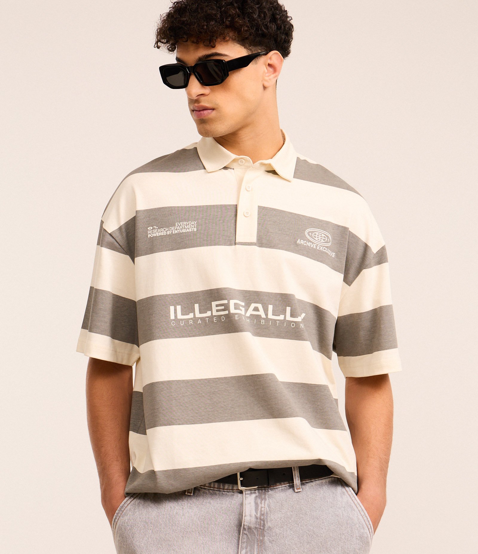 Camisa Polo Oversized em Algodão com Estampa Lettering e Listras Off white/Cinza 1