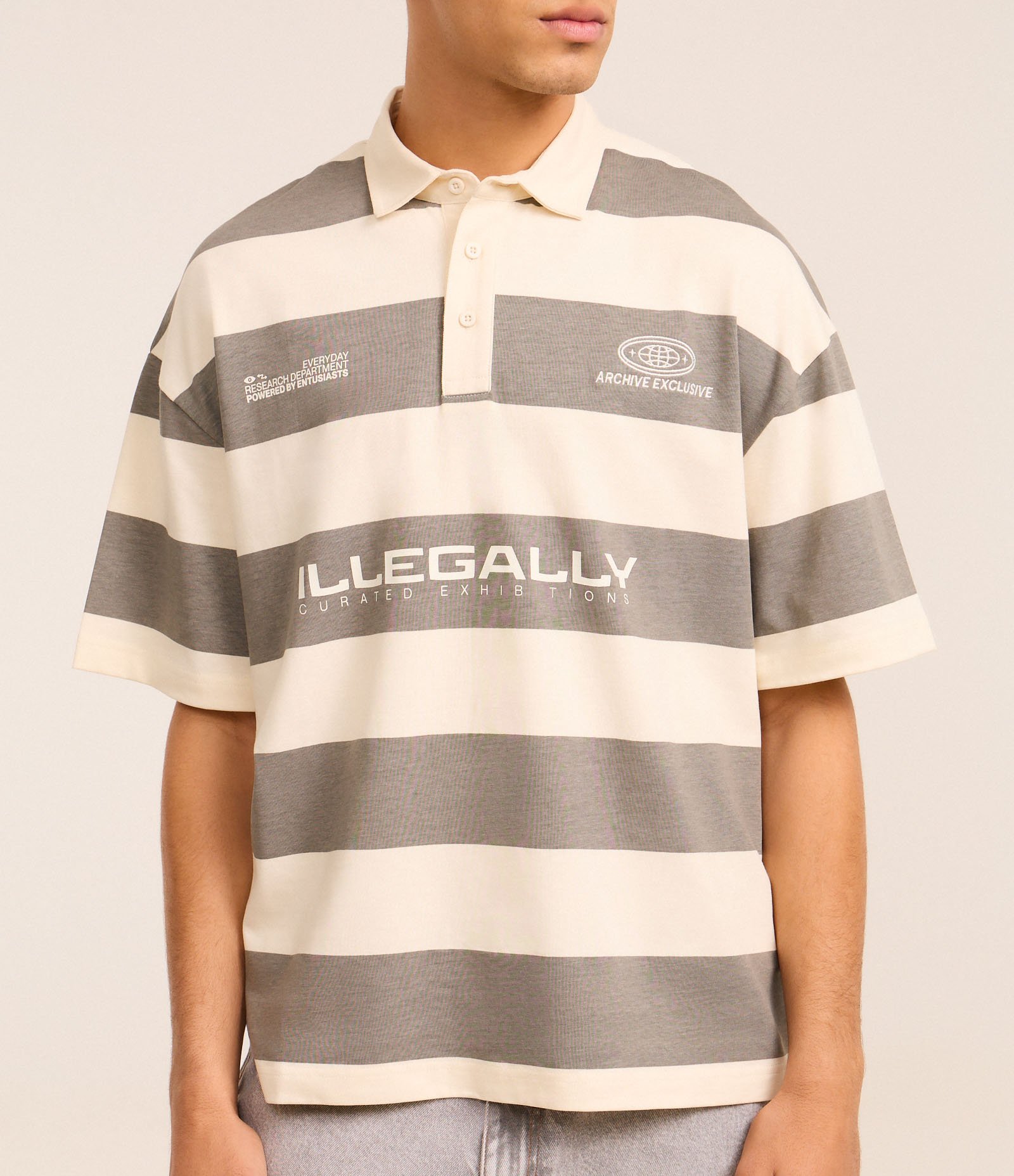 Camisa Polo Oversized em Algodão com Estampa Lettering e Listras Off white/Cinza 3