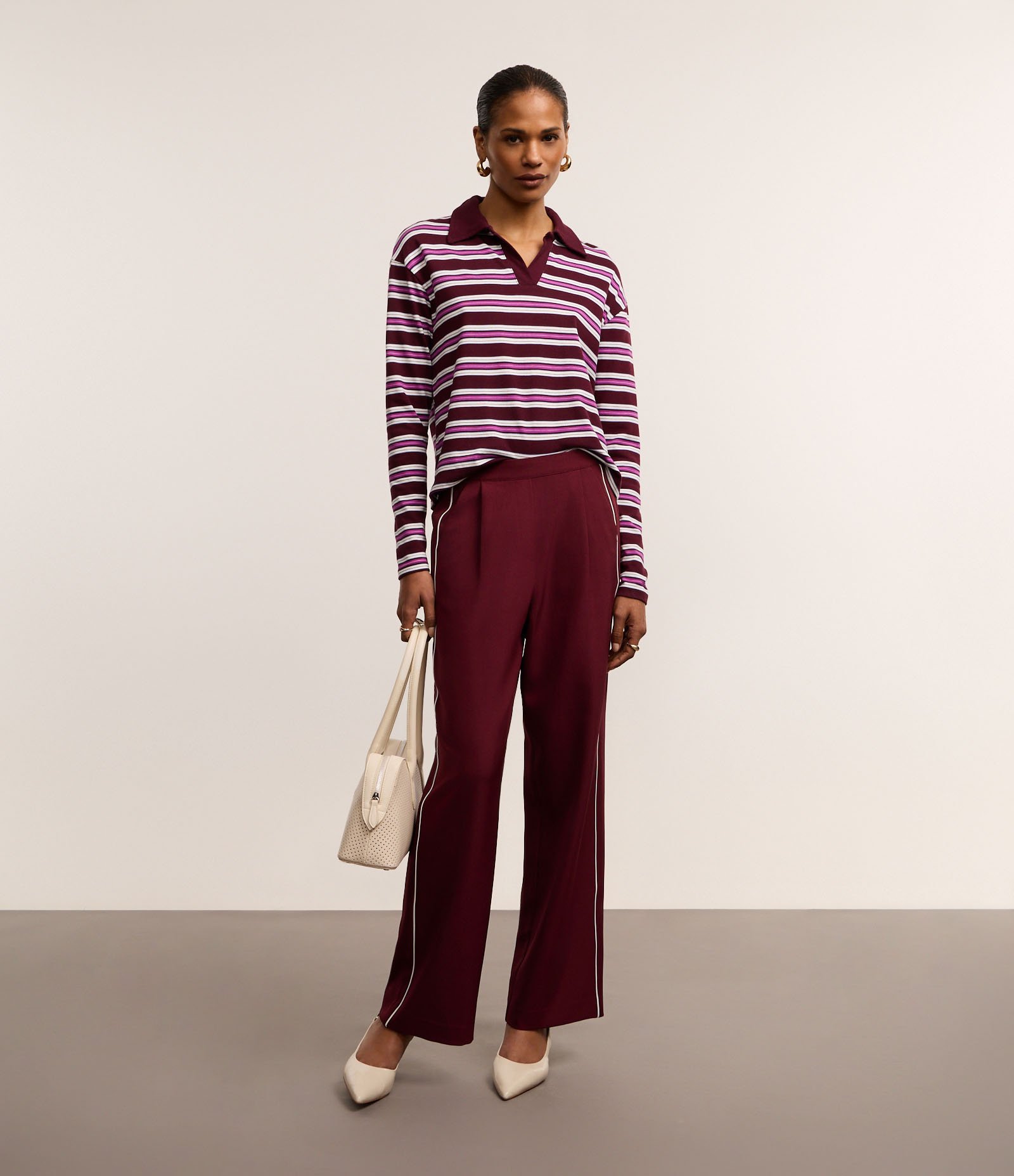 Calça Wide Leg com Corte Alfaiatado e Viés Contrastante Vermelho 1