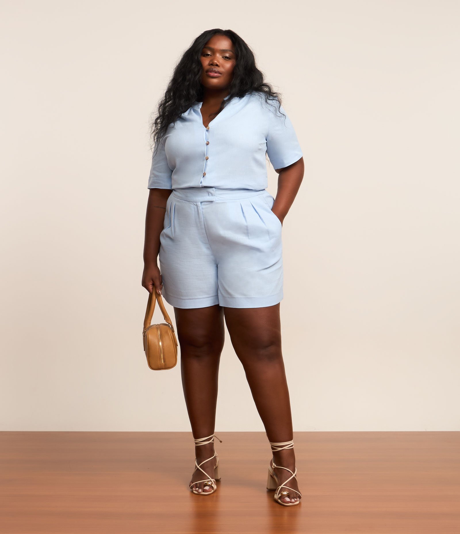 Camisa com Linho com Gola Padre Curve & Plus Size Azul 2