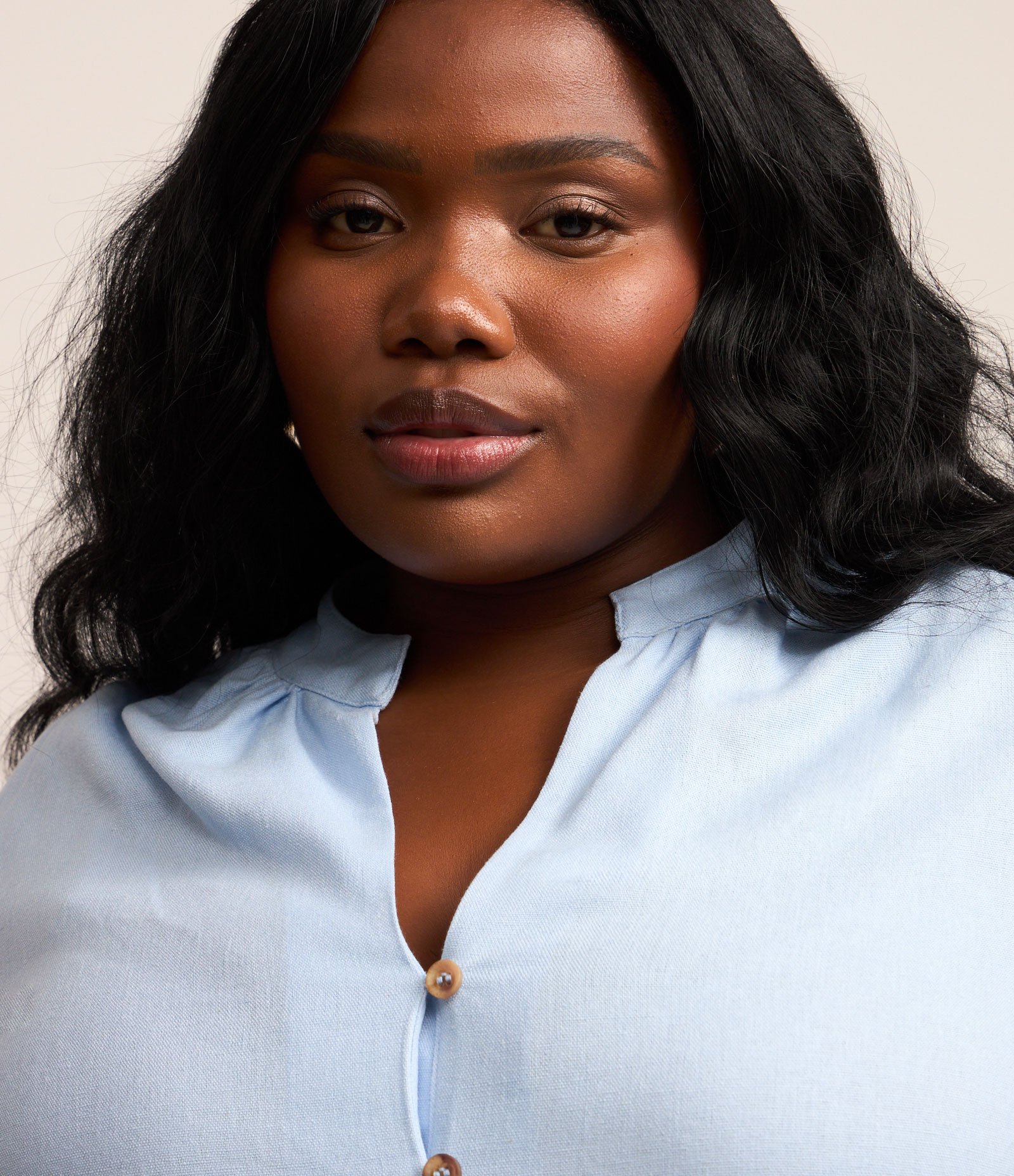 Camisa com Linho com Gola Padre Curve & Plus Size Azul 4