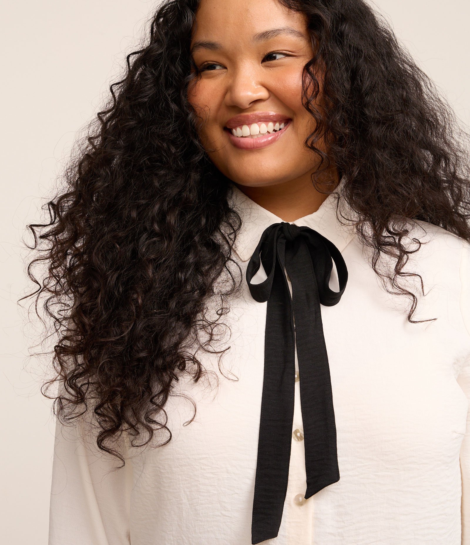 Camisa em Crepe com Lacinho Contrastante Curve & Plus Size Off White 2