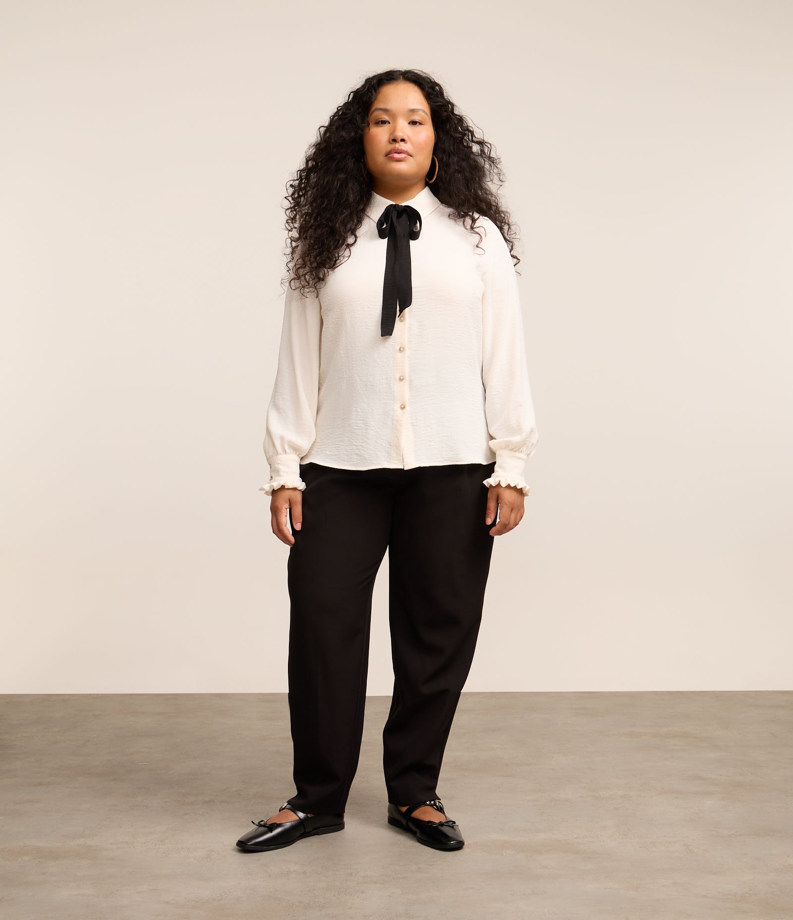 Camisa em Crepe com Lacinho Contrastante Curve & Plus Size Off White 3