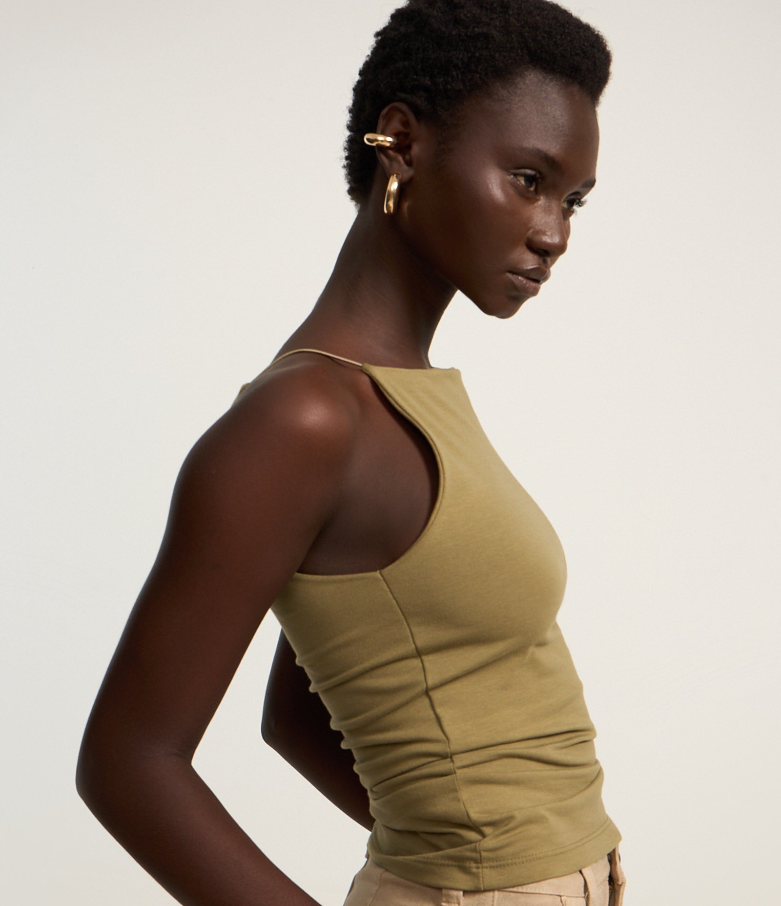 Blusa sem Manga com Decote Halter e Alça Elástico 3