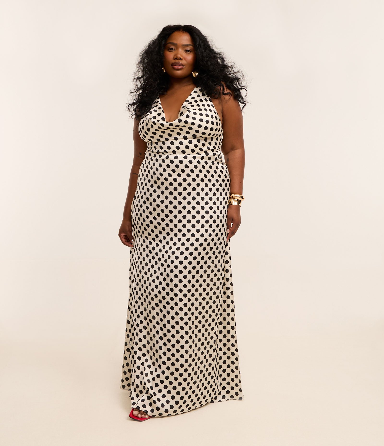 Vestido Longo Poá Coleção Rita Carreira Curve & Plus Size Branco/Preto 3