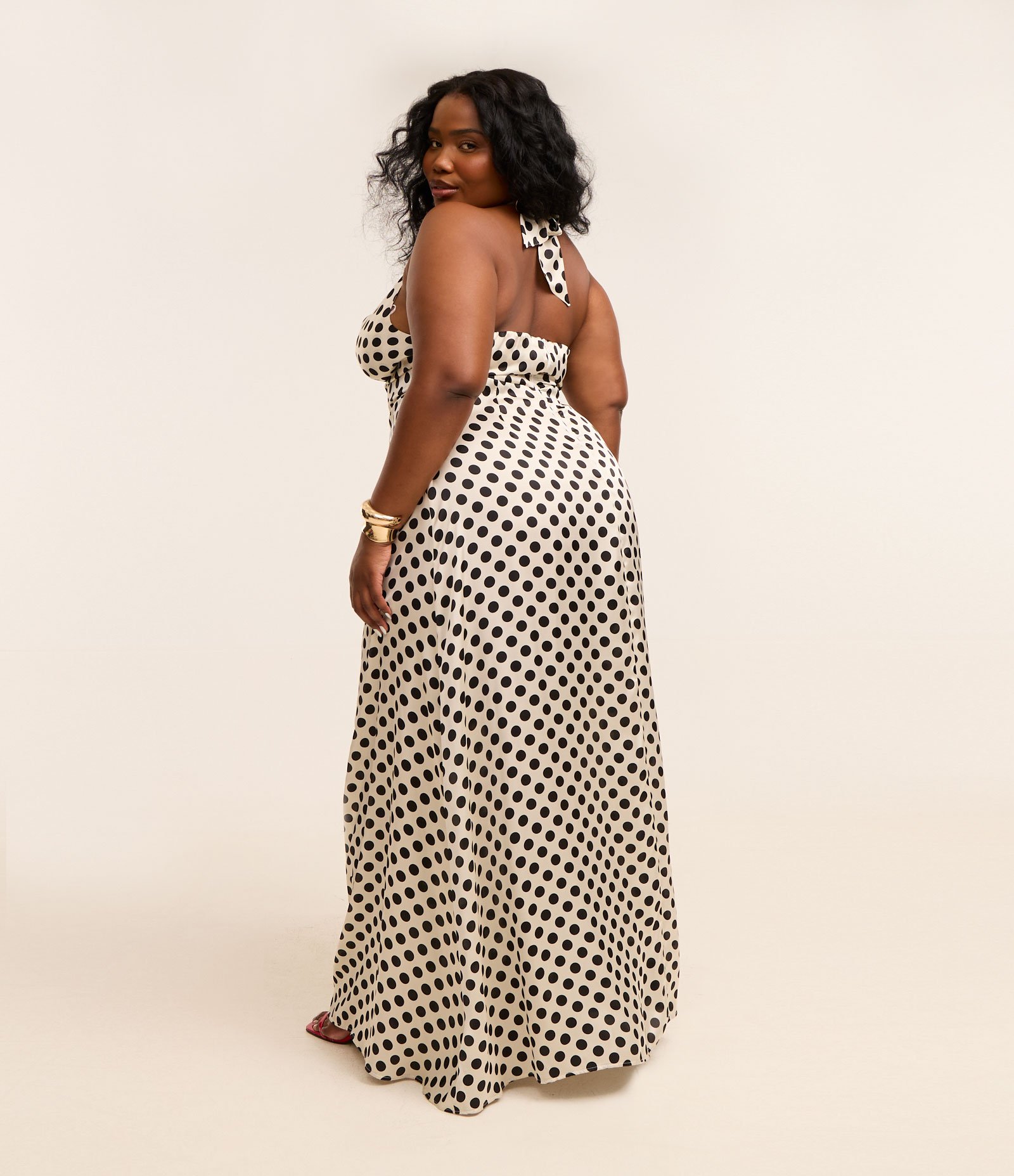 Vestido Longo Poá Coleção Rita Carreira Curve & Plus Size Branco/Preto 4