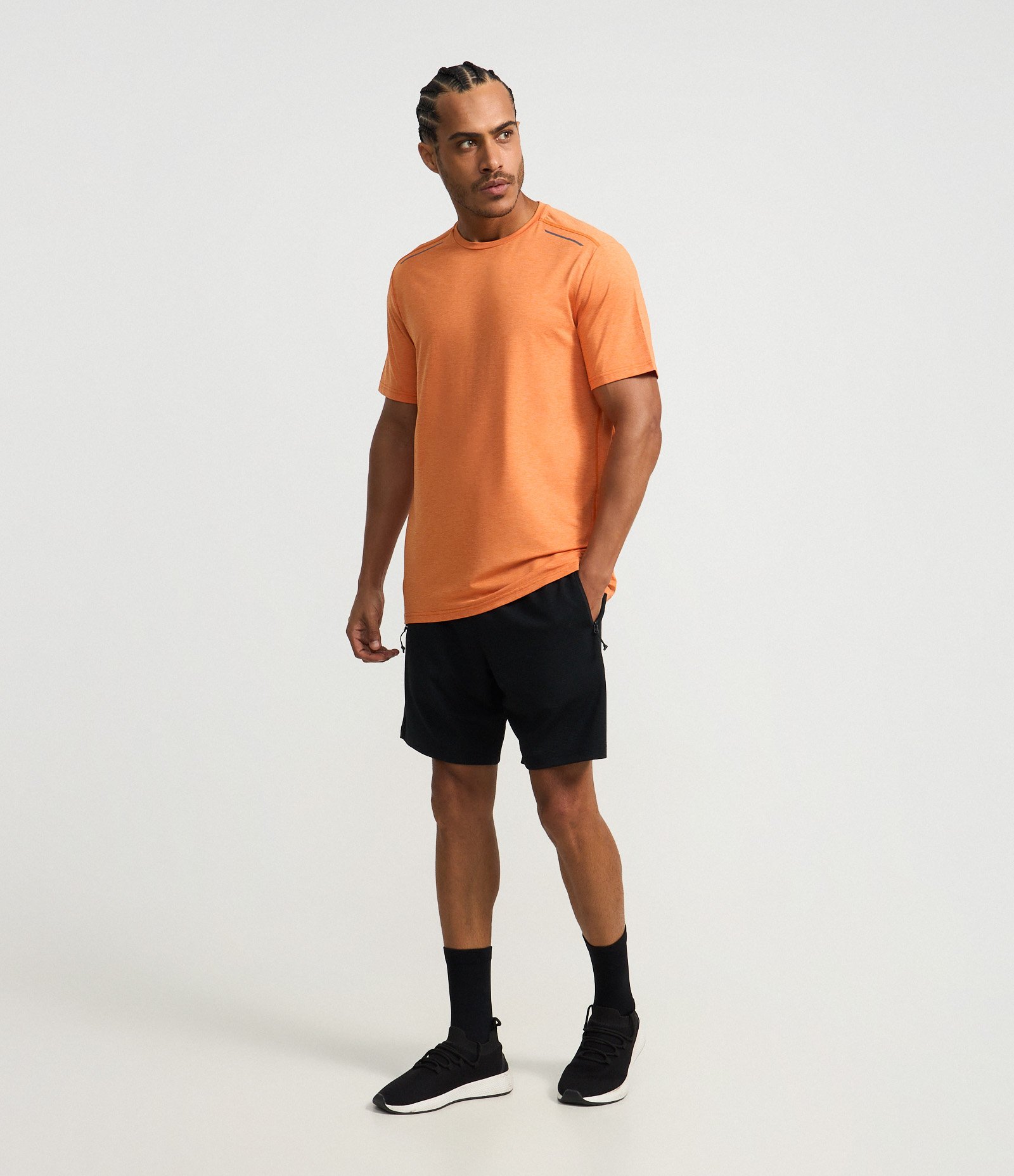 Bermuda Esportiva Texturizada com Cós Elástico e Zíper no Bolso Preto 1