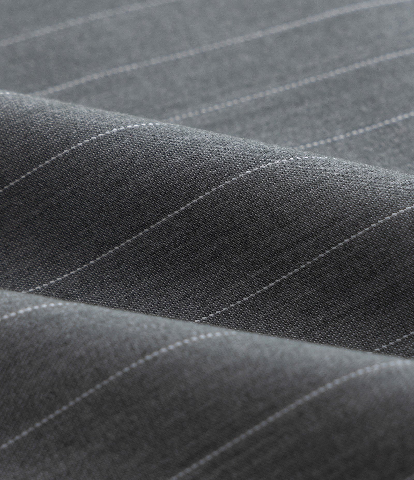 Calça Cenoura Alfaiatada com Risca de Giz Curve & Plus Size Cinza 7