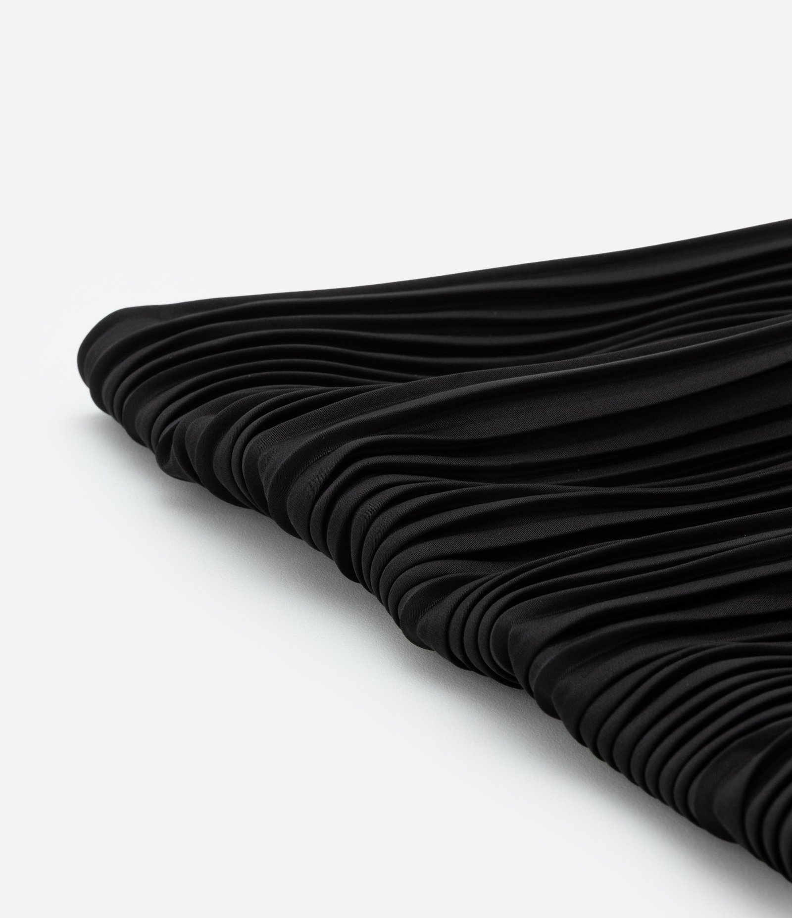 Lenço Acetinado Plissado Preto 3