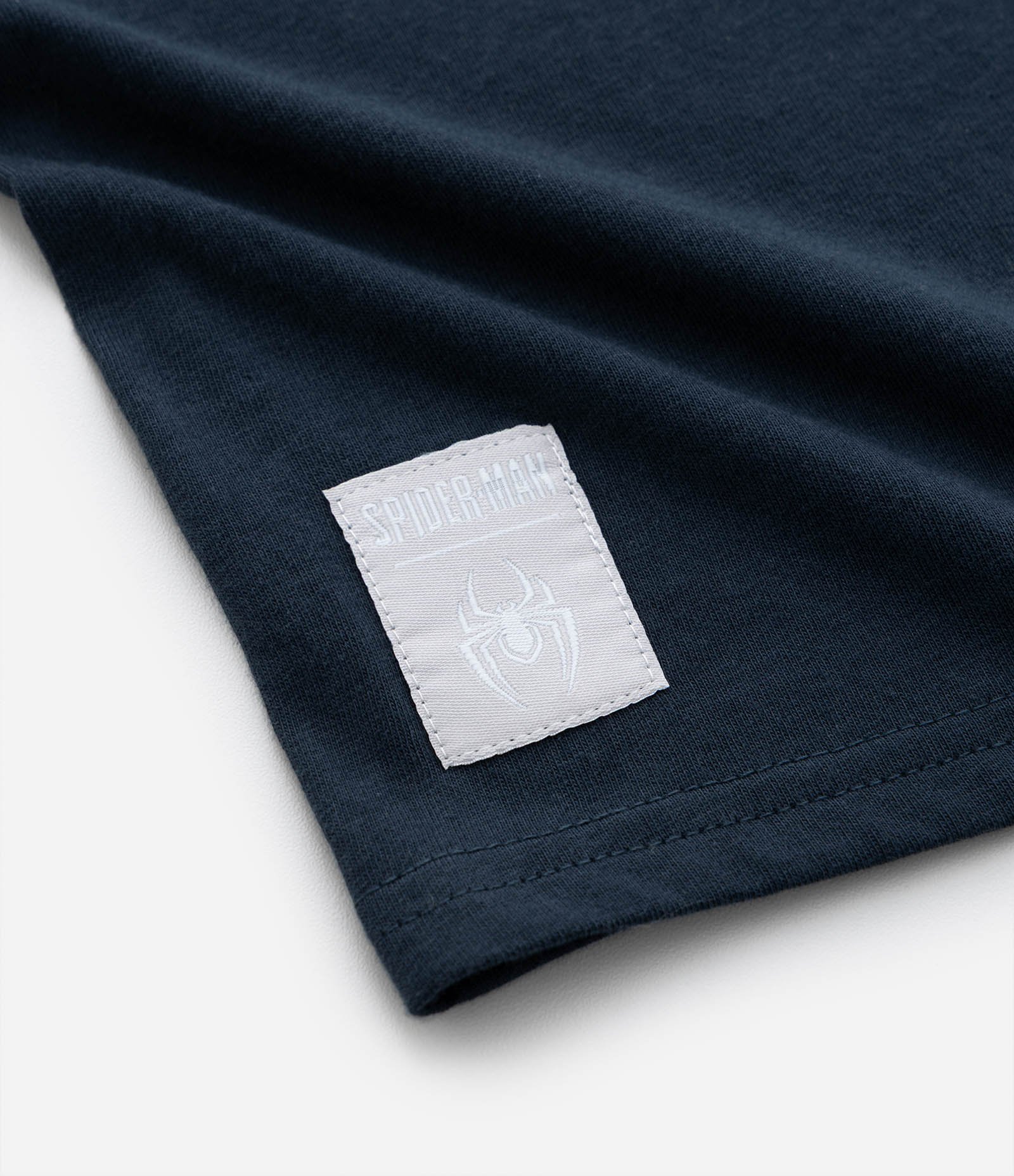 Camiseta Infantil com Relevo e Lettering Holográfico Homem-Aranha - Tam 4 a 12 Anos Azul Escuro 4
