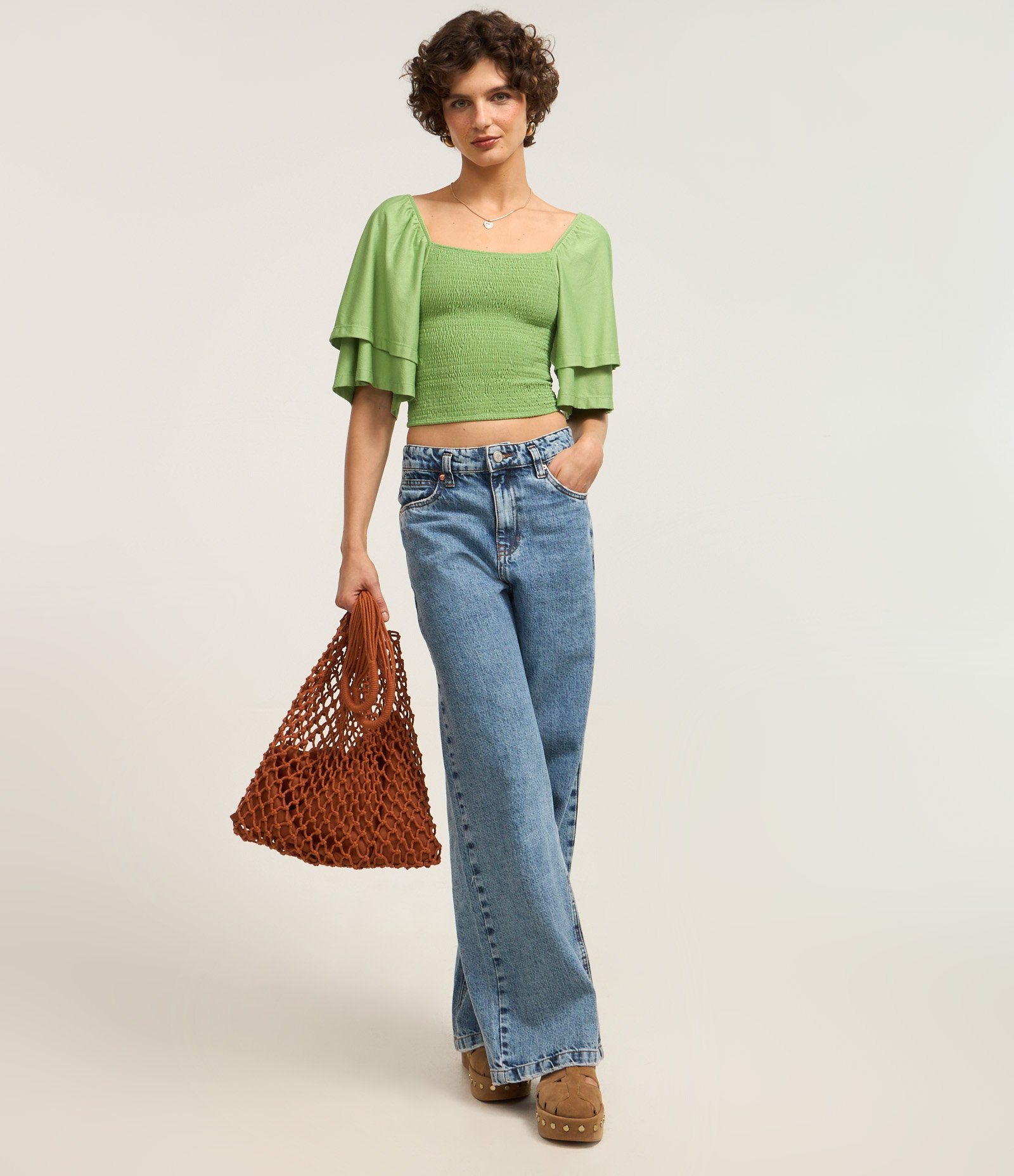 Blusa Curta em Lastex com Manga Godê Verde 2