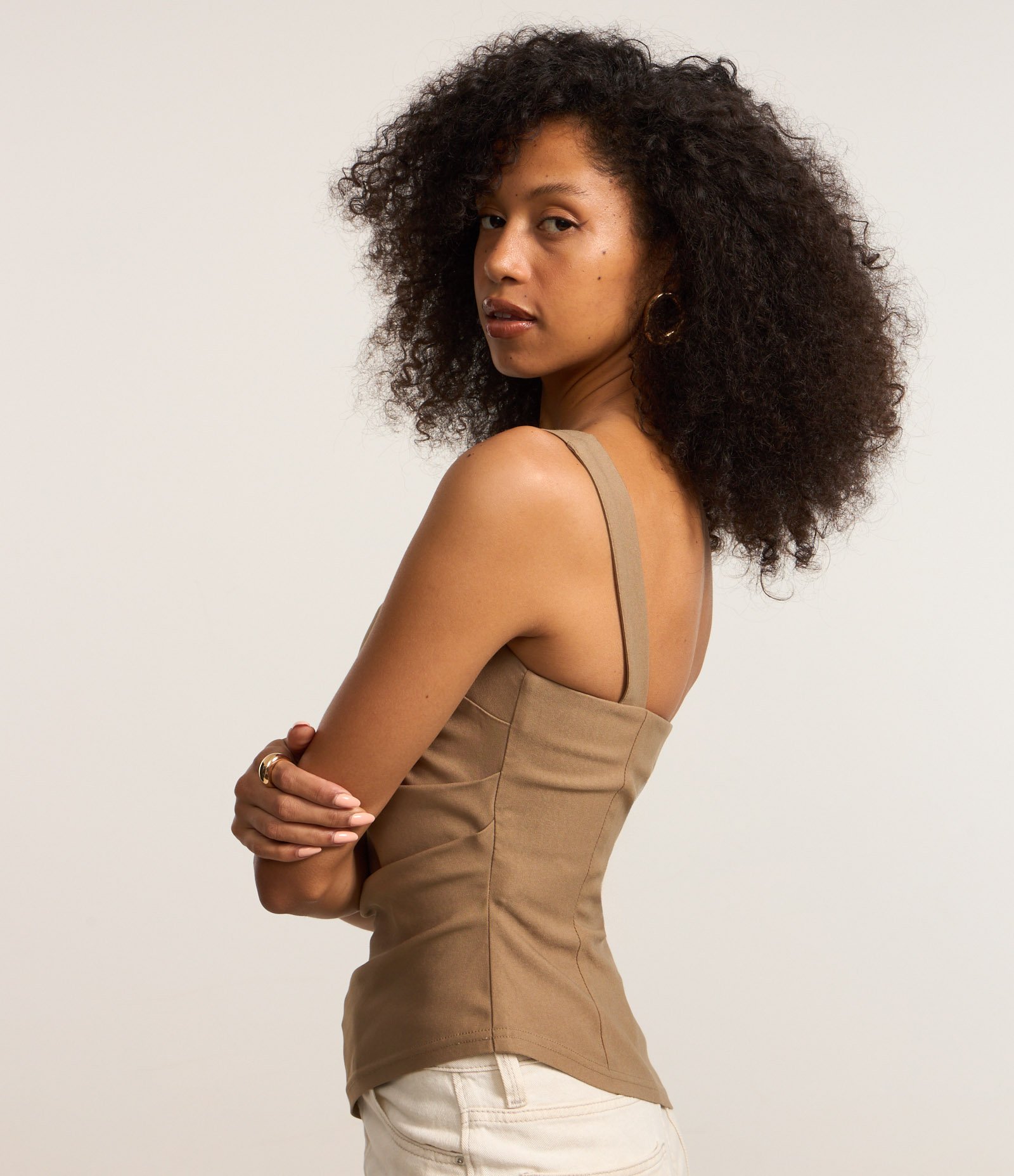 Blusa em Bengaline com Barra Assimétrica Bege 2