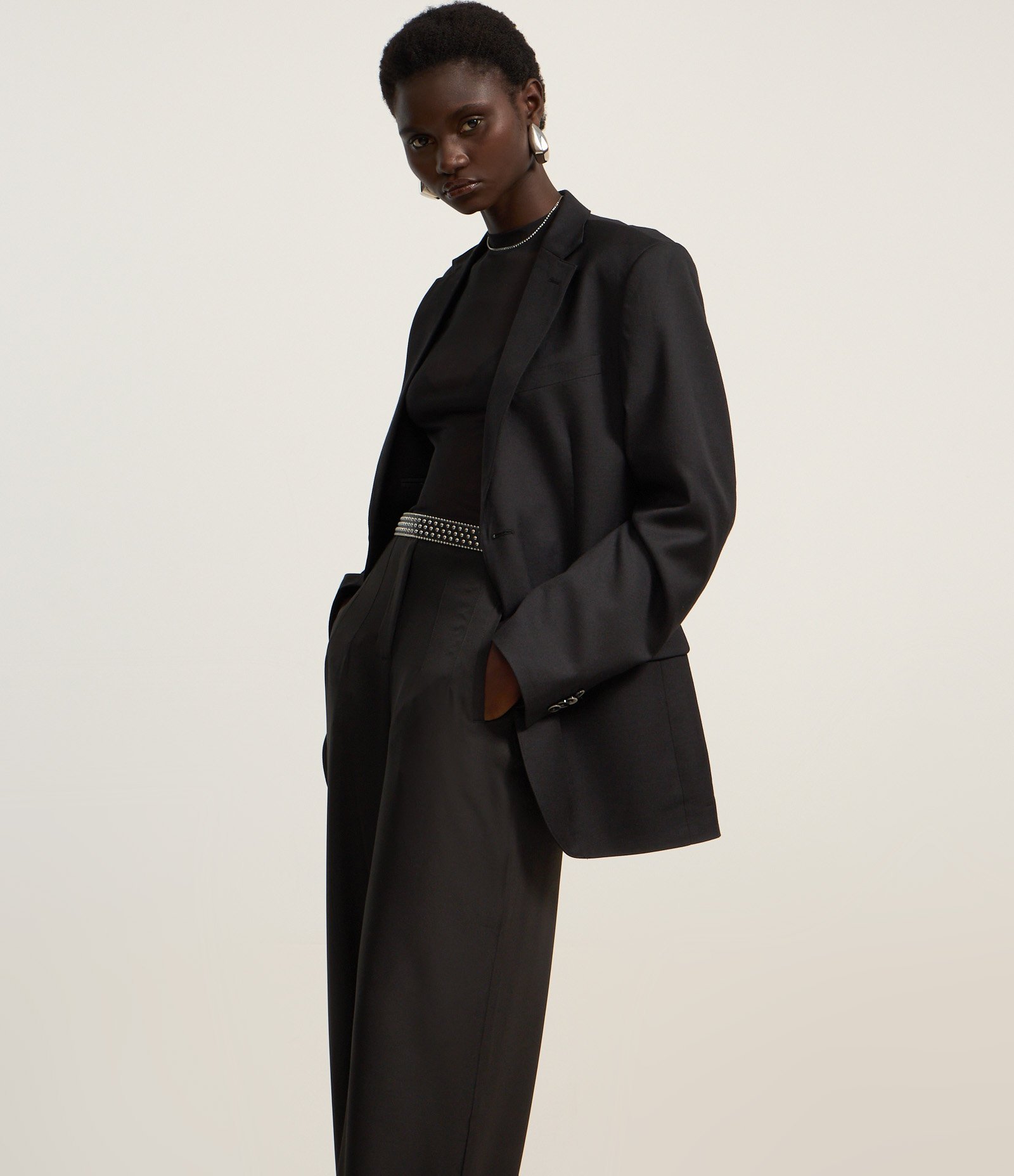 Calça Pantalona em Crepe com Recorte V Preto 2