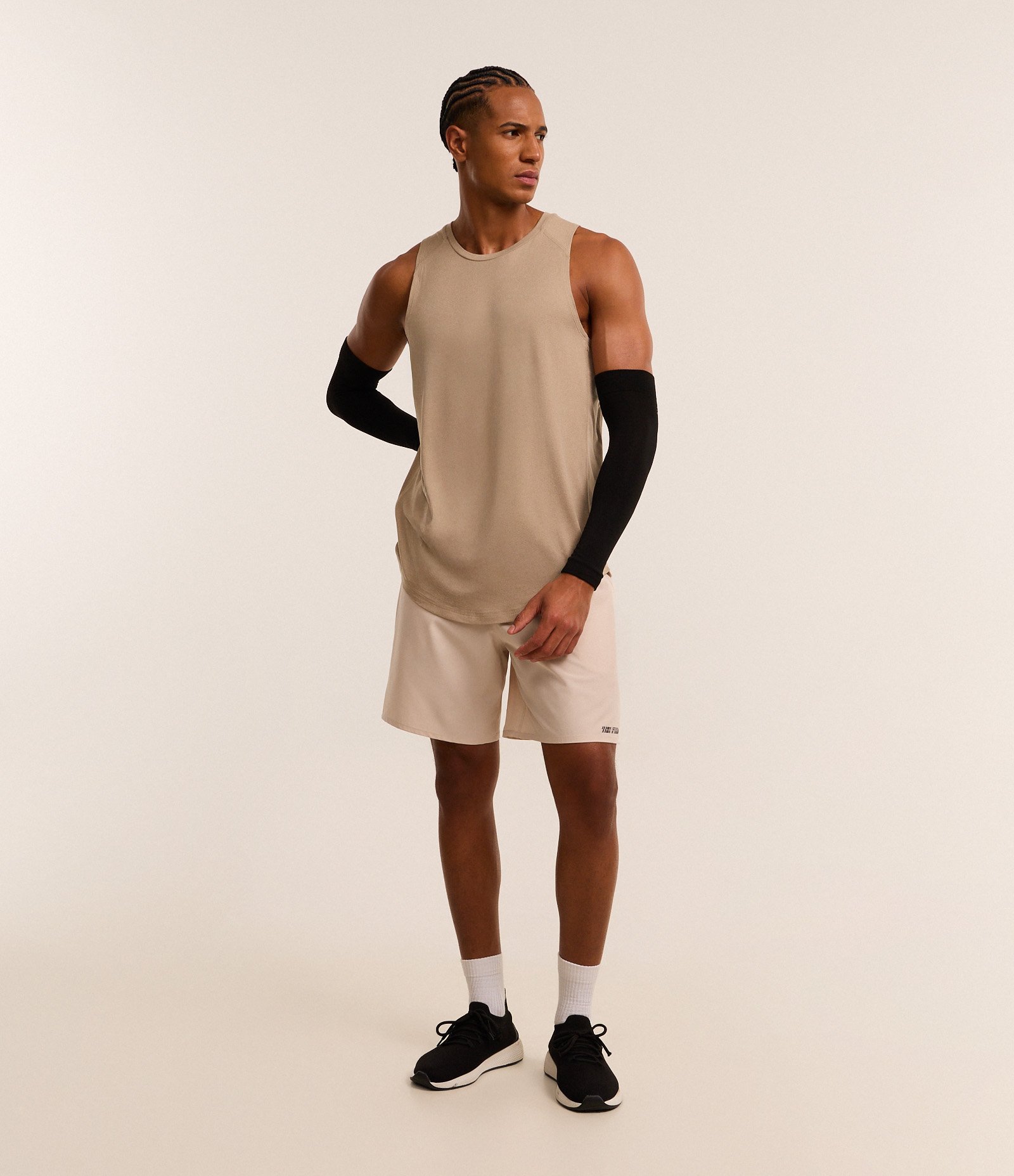 Regata Regular Esportiva com Etiqueta na Barra e Detalhe Contrastante Bege 2