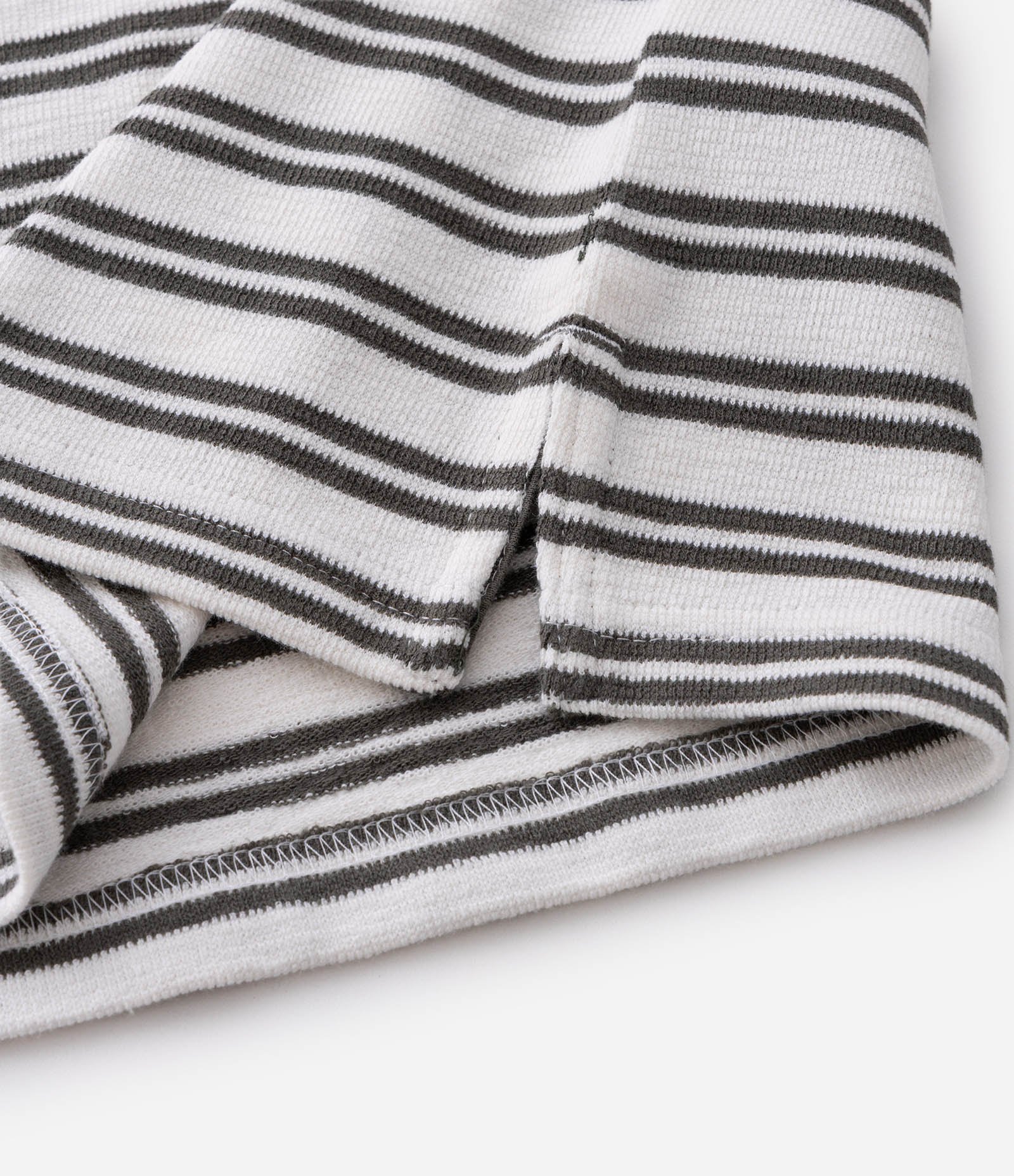 Camiseta Relaxed em Algodão com Estampa de Listras e Texturizada Bege 8