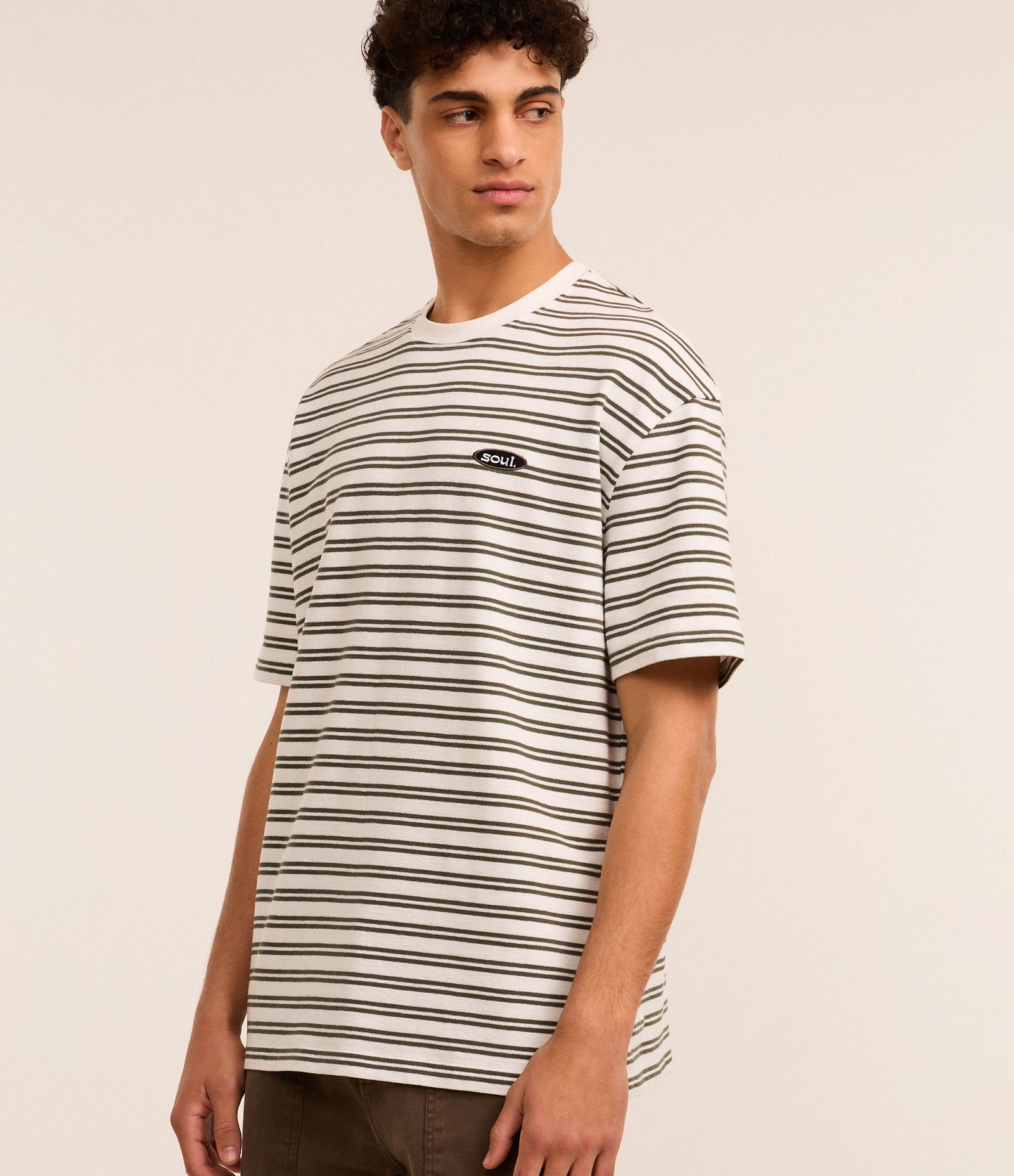 Camiseta Relaxed em Algodão com Estampa de Listras e Texturizada Bege 4