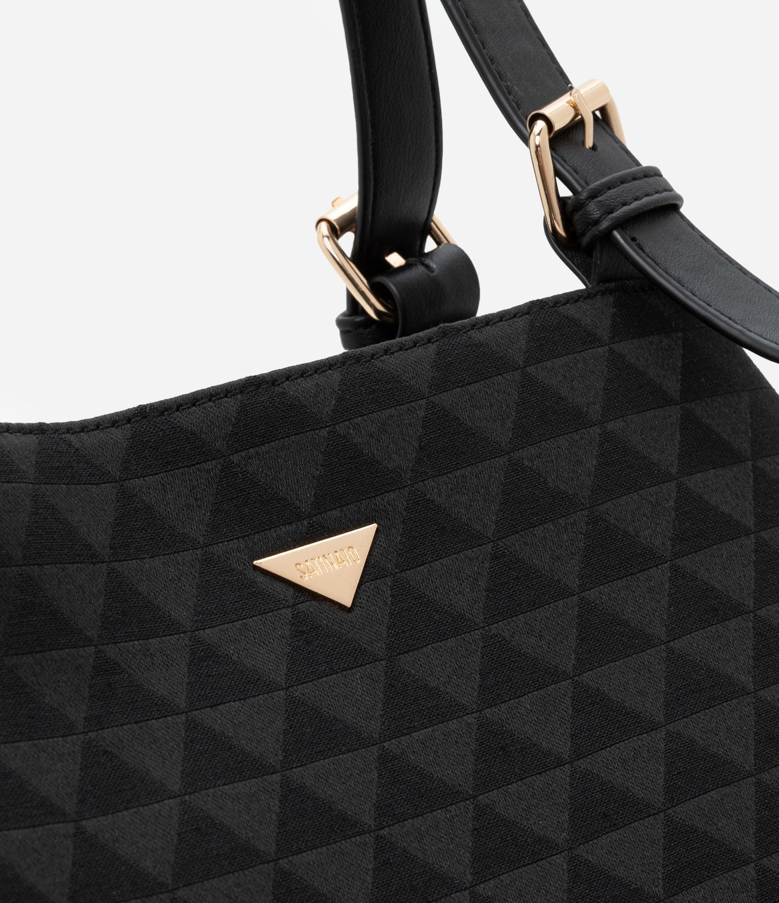 Bolsa Hobo Grande com Textura Embossed Jacquard e Triângulos Preto 5