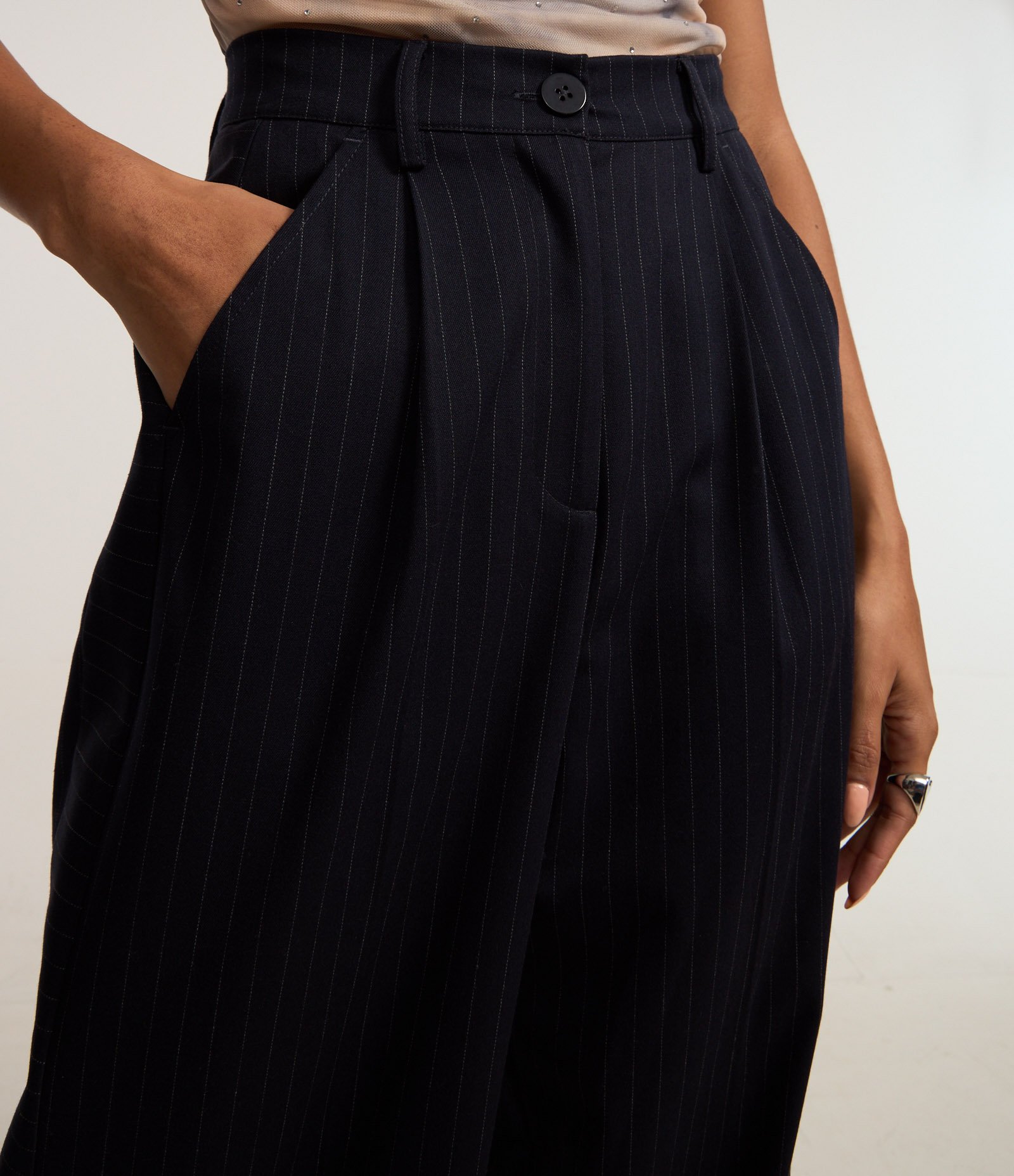 Calça Pantalona em Alfaiataria com Listras Azul Marinho 4