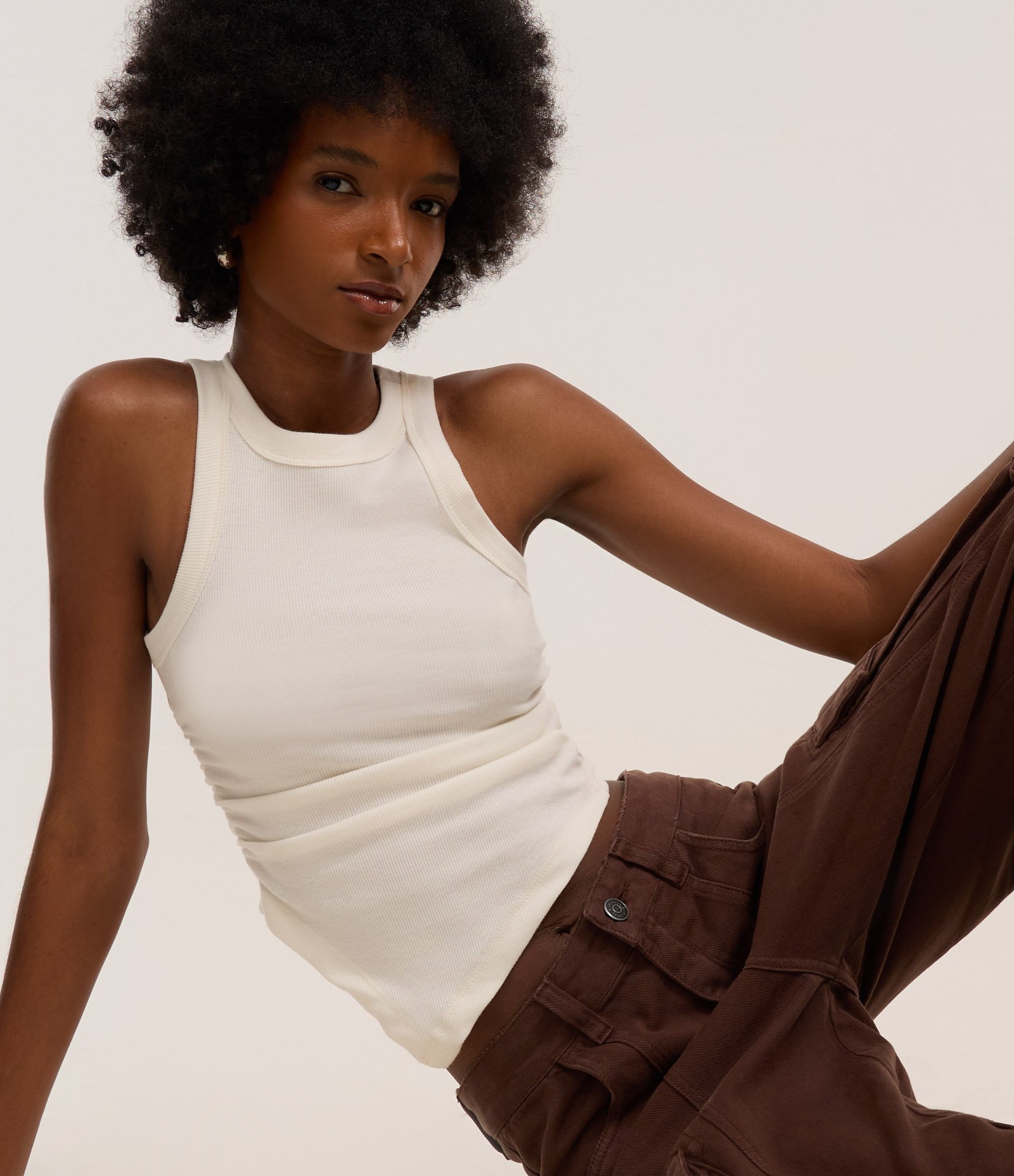 Regata em Ribana com Franzido nas Laterais e Barra Assimétrica Branco 1