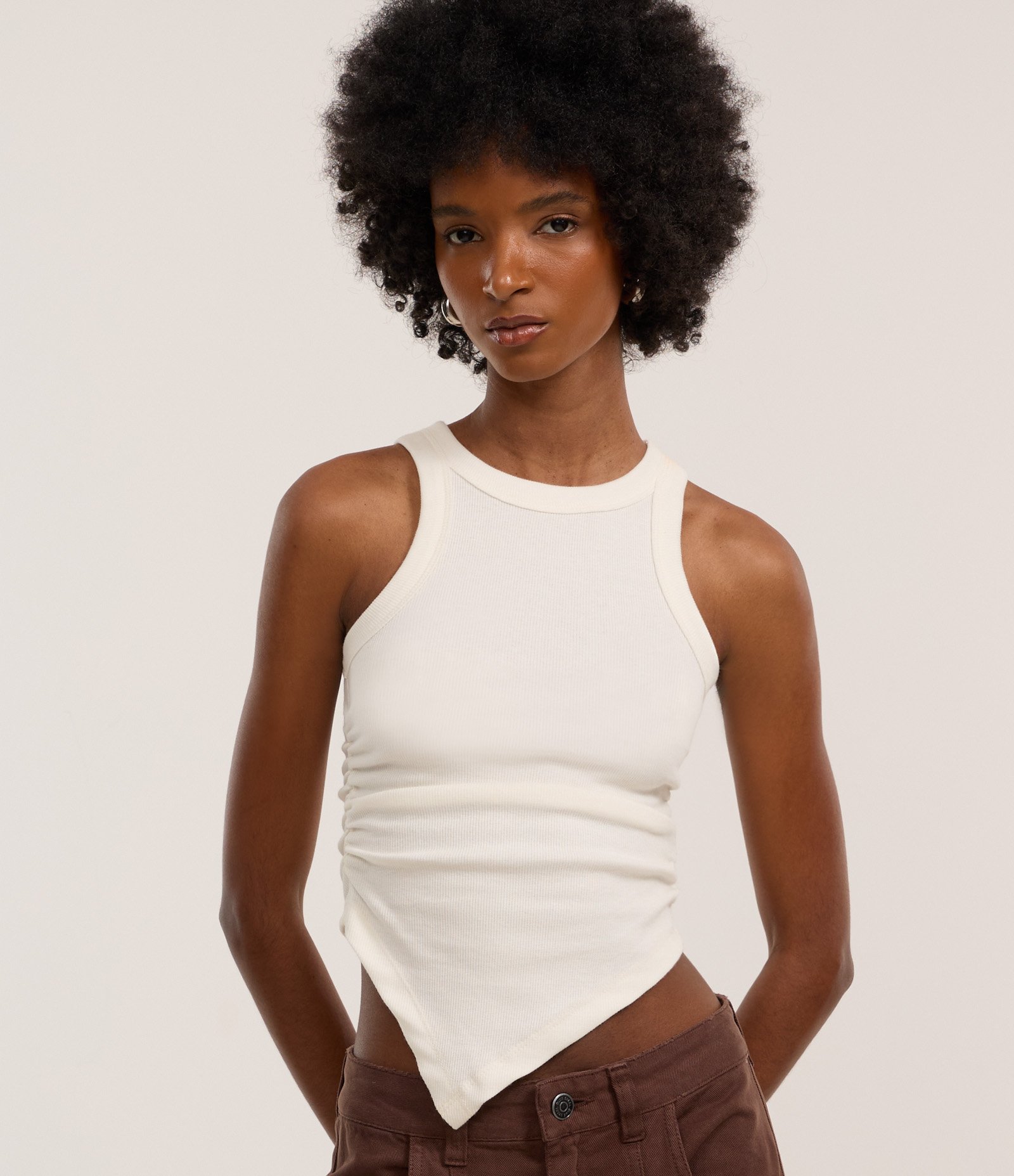 Regata em Ribana com Franzido nas Laterais e Barra Assimétrica Branco 3