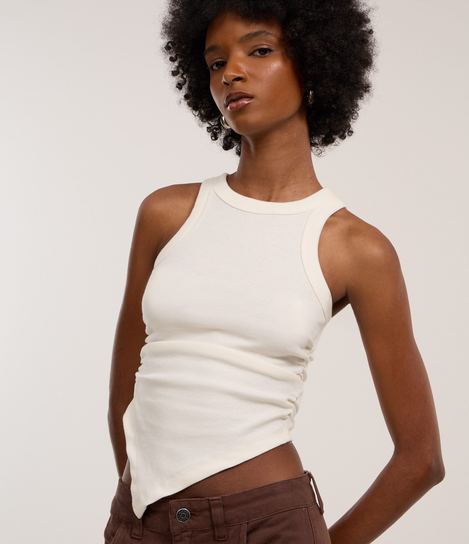 Regata em Ribana com Franzido nas Laterais e Barra Assimétrica Branco 4